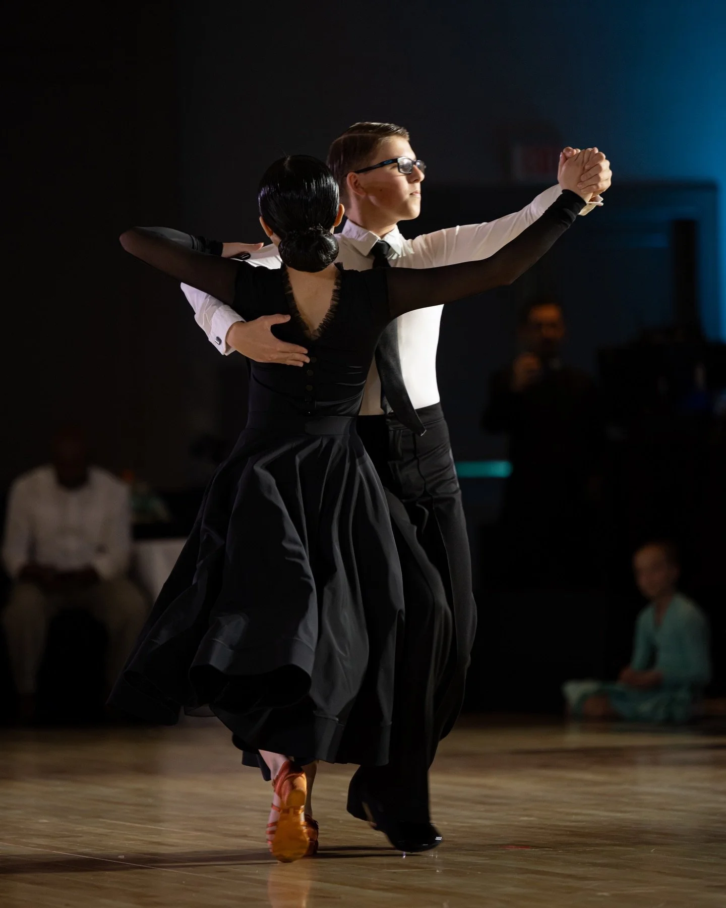 Elegance meets discipline at the Commonwealth Classic! As youth cross the competition floor their teamwork and determination shine bright 🤩🥳🌕 📷 A shot from Sunday session by photographer Bob Akers - join us at Commonwealth this year Nov 5-8 @bost