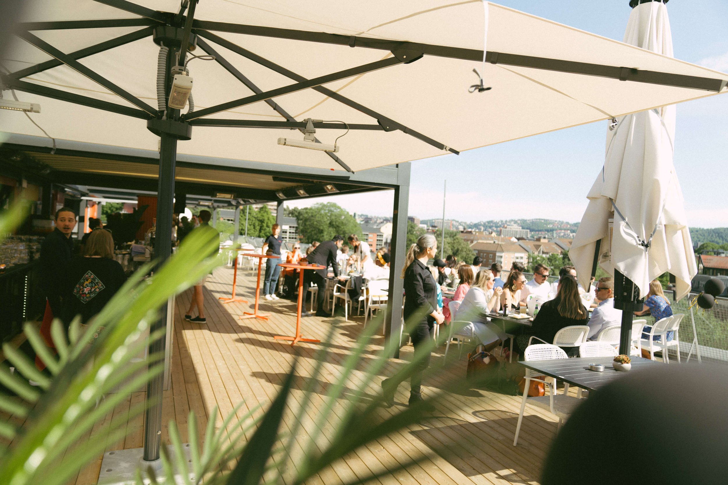 Picture of the rooftop terrace of BAR Vulkan with guests