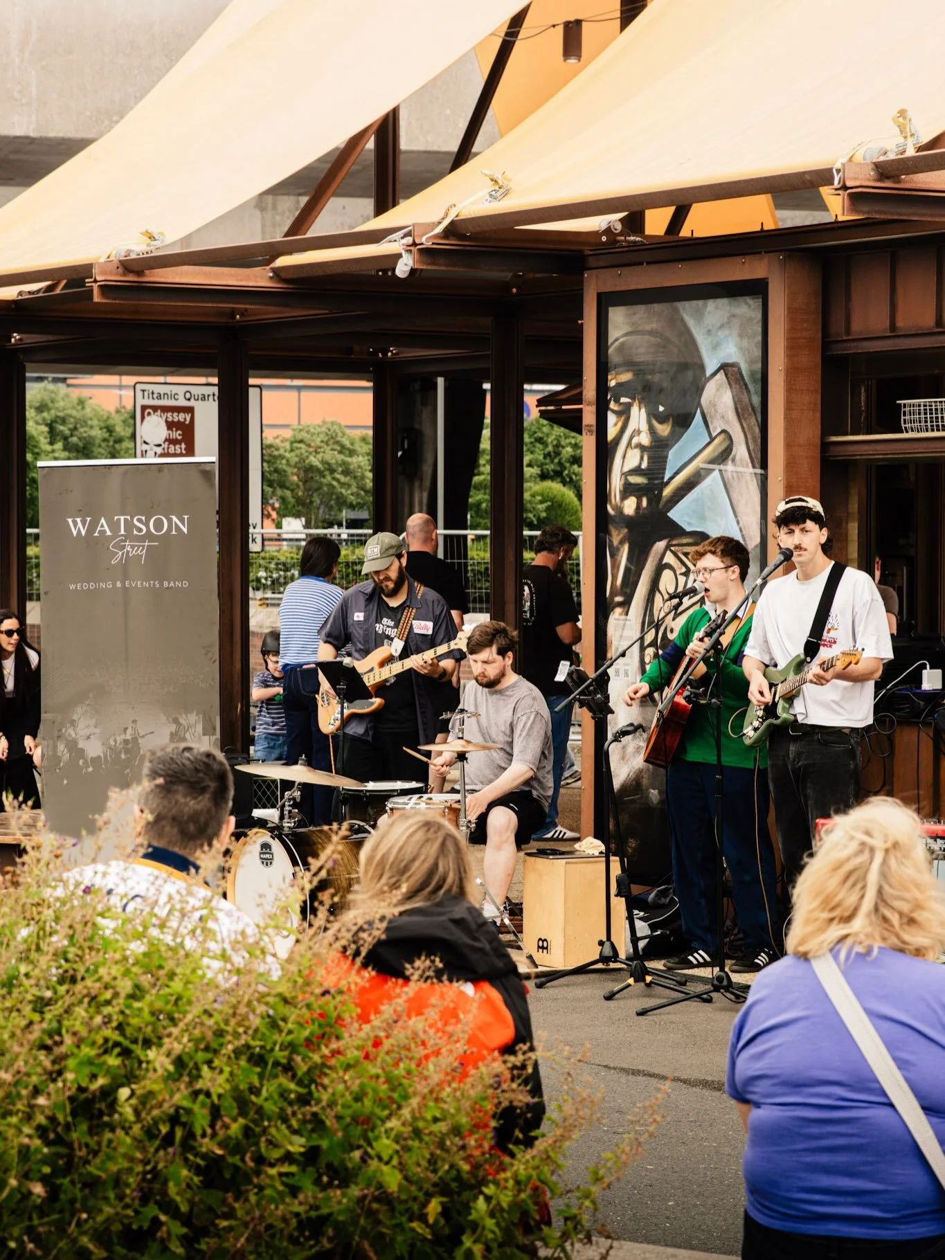 Great vibes down at @nativecoffeeni today, thanks to all who came down and enjoyed the craic!

Still some space in our 2026/2027 calendars, send us a DM to enquire about your event!

📸 : @keelanleeper_sp 

#belfastbusking #belfastevents #eventsband 