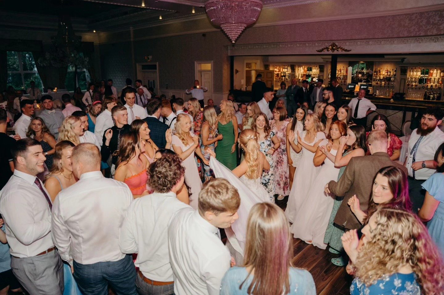 What a fantastic day celebrating with our good friends @amywoods_07 and @r_woods16! You guys really brought a party to the dancefloor🕺🏻 

With Ryan and Amy both having played with Watson Street before, it really was a special wedding for us

📸: @a