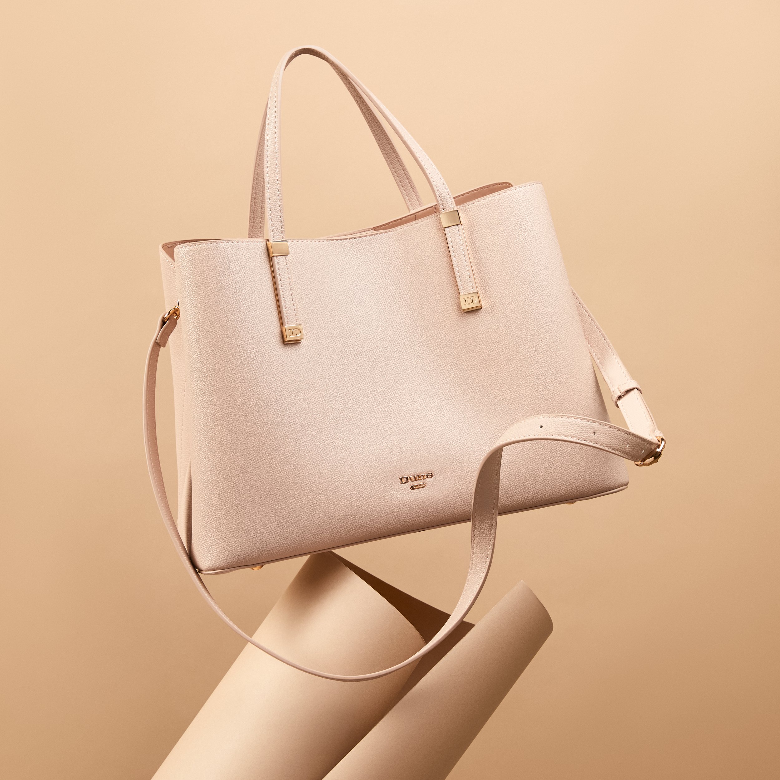 NUDE BAG 1X1.jpg