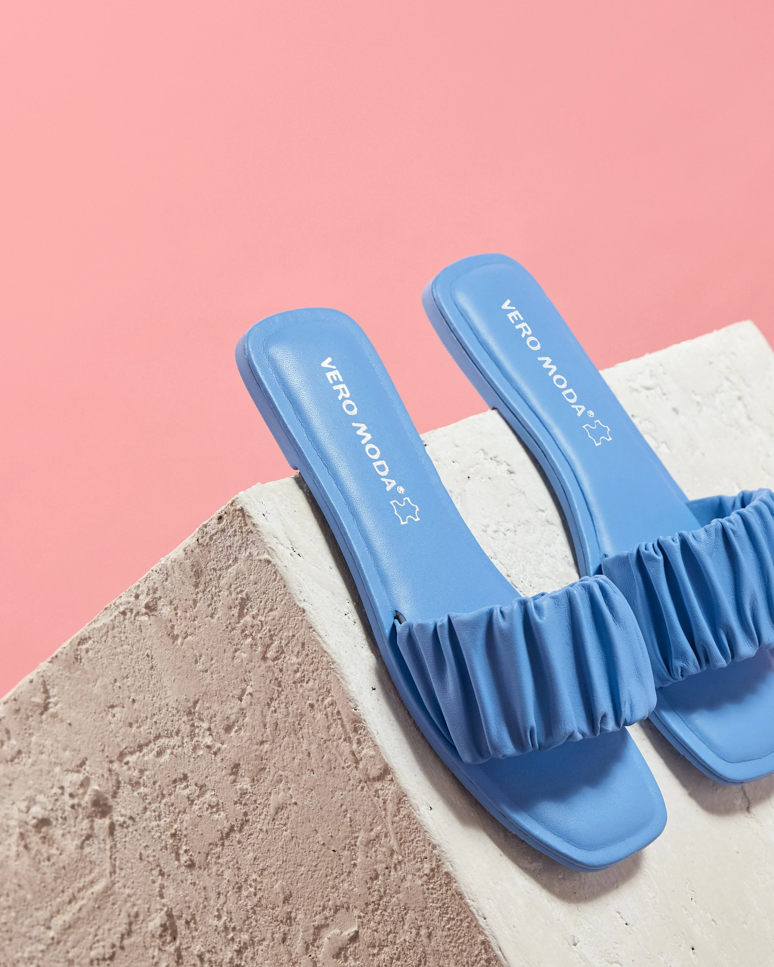 BLUE SLIDER CONCRETE PINK.jpg