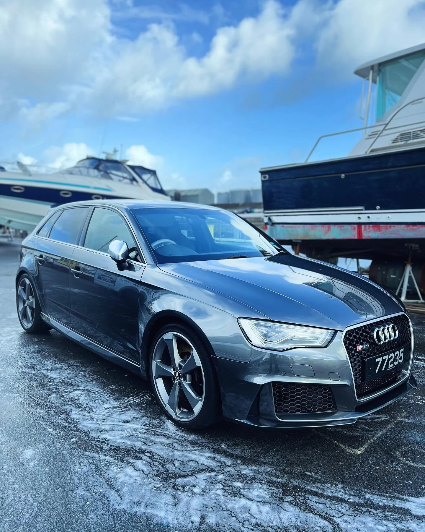 Stunning RS3 in for our Premium Detail ✨
Why choose us? 
✅ Safe Washing Methods 
✅ Fully Insured 
✅ Reliable 
✅ Available 7 Days a Week
✅ Online Booking
📞 07781 403672
🛜 Jrvaletinggsy.co.uk
📧 Jrvaletinggsy@gmail.com