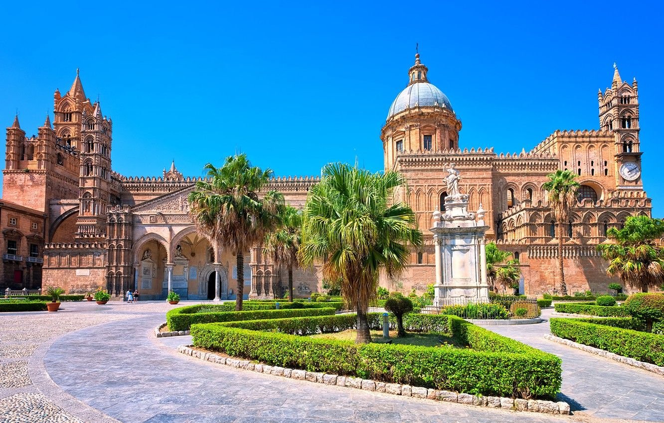 Panoramica_Cattedrale_di_Palermo.jpg