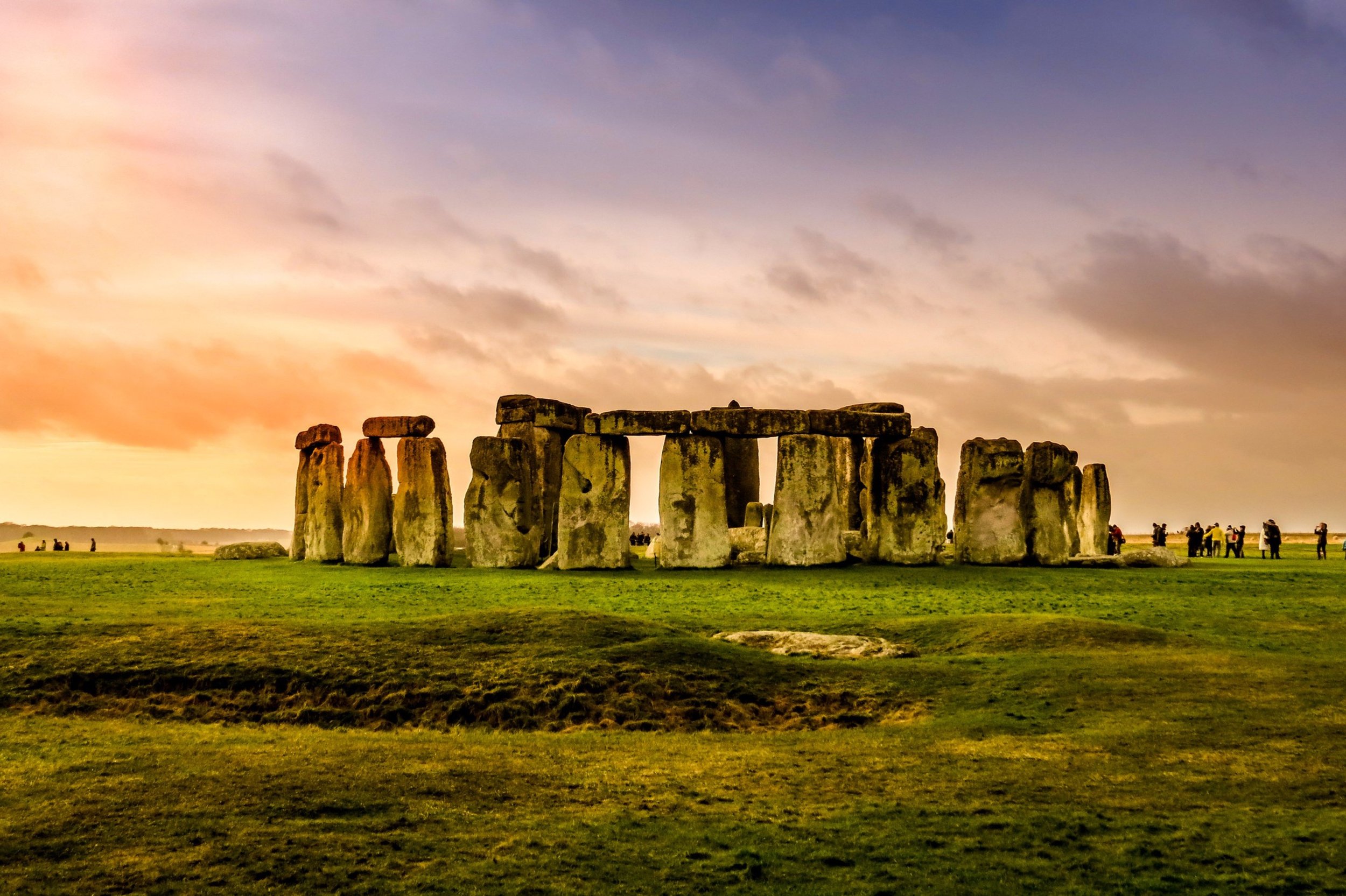 stonehenge.jpg