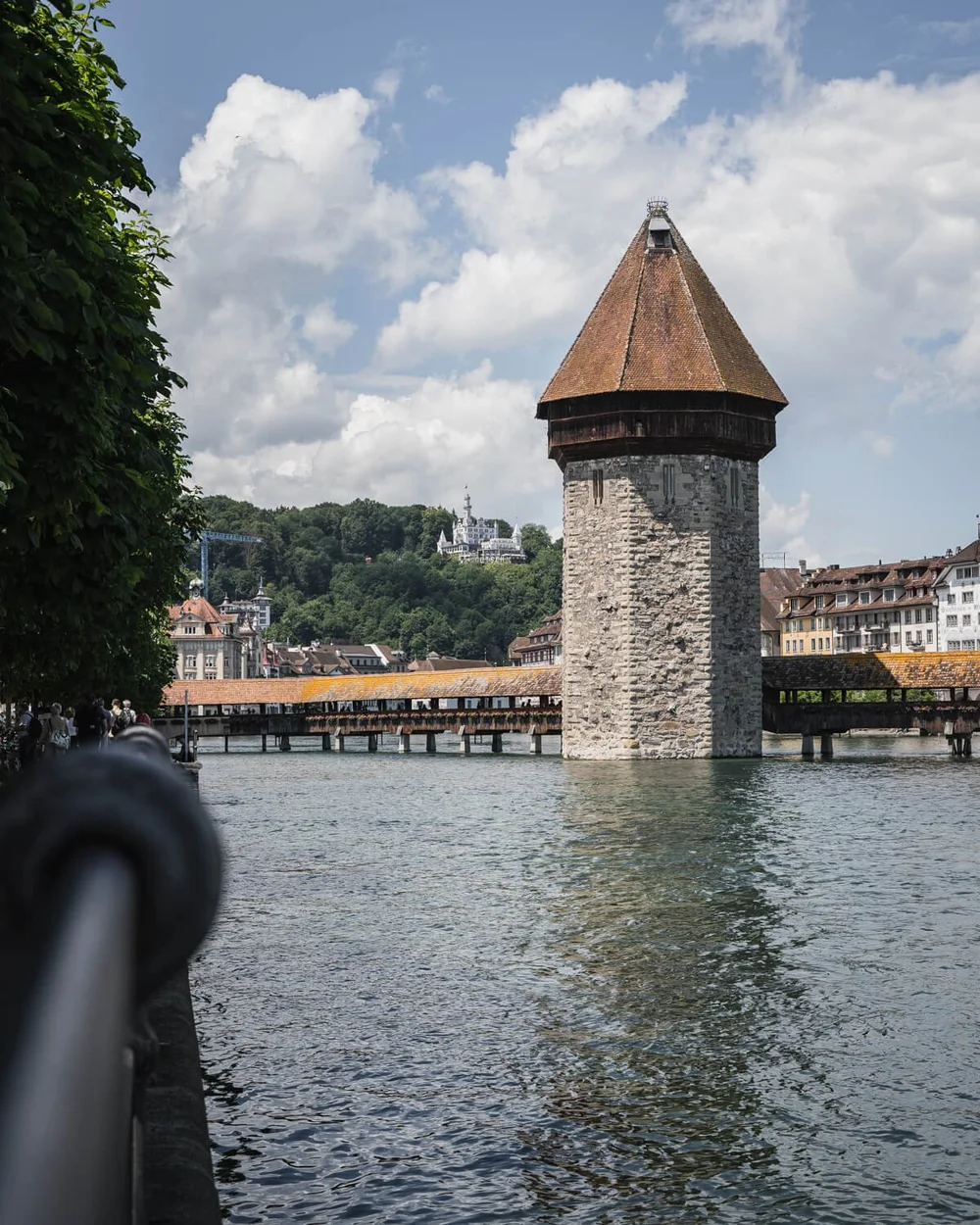 luzern-kapellenbruecke-schweiz.jpg