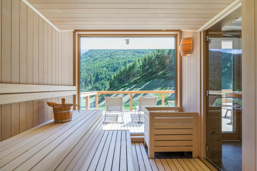 Zwischen Dolomiten und Weinbergen: 10 Hotels in Südtirol mit Hund