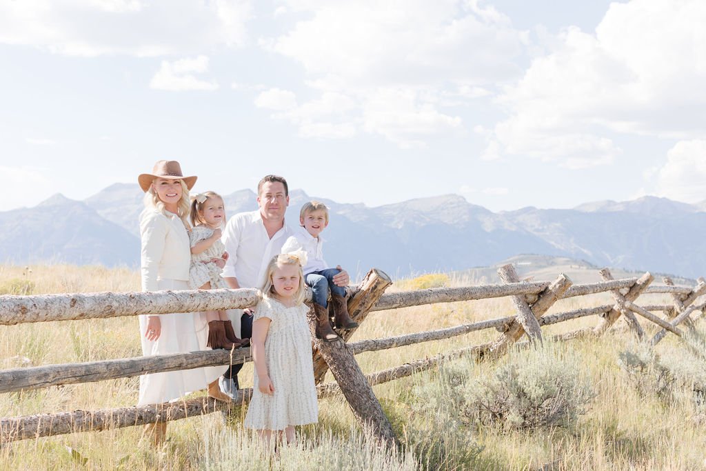 Jacksonhole2022_familyphotos-54.jpg