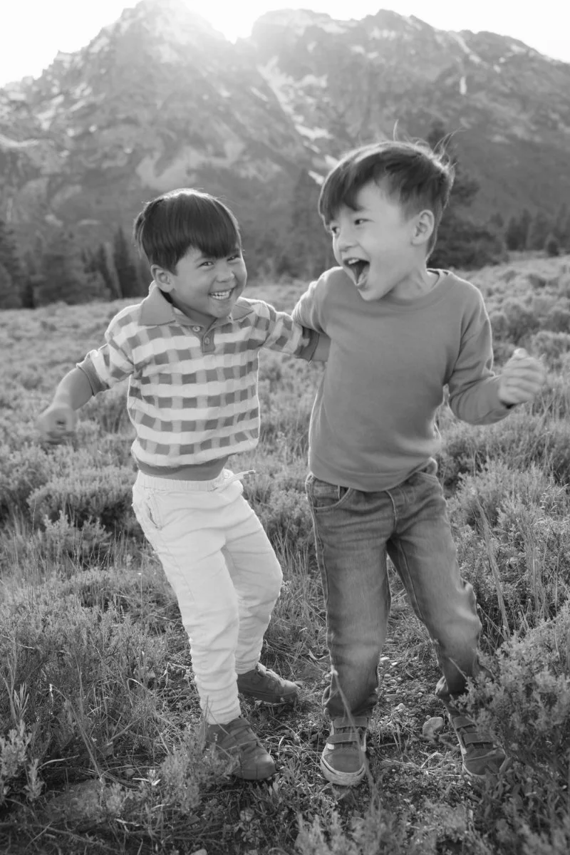  Photographer shares tips for family photos with young kids in the mountains as she captures two boys.  