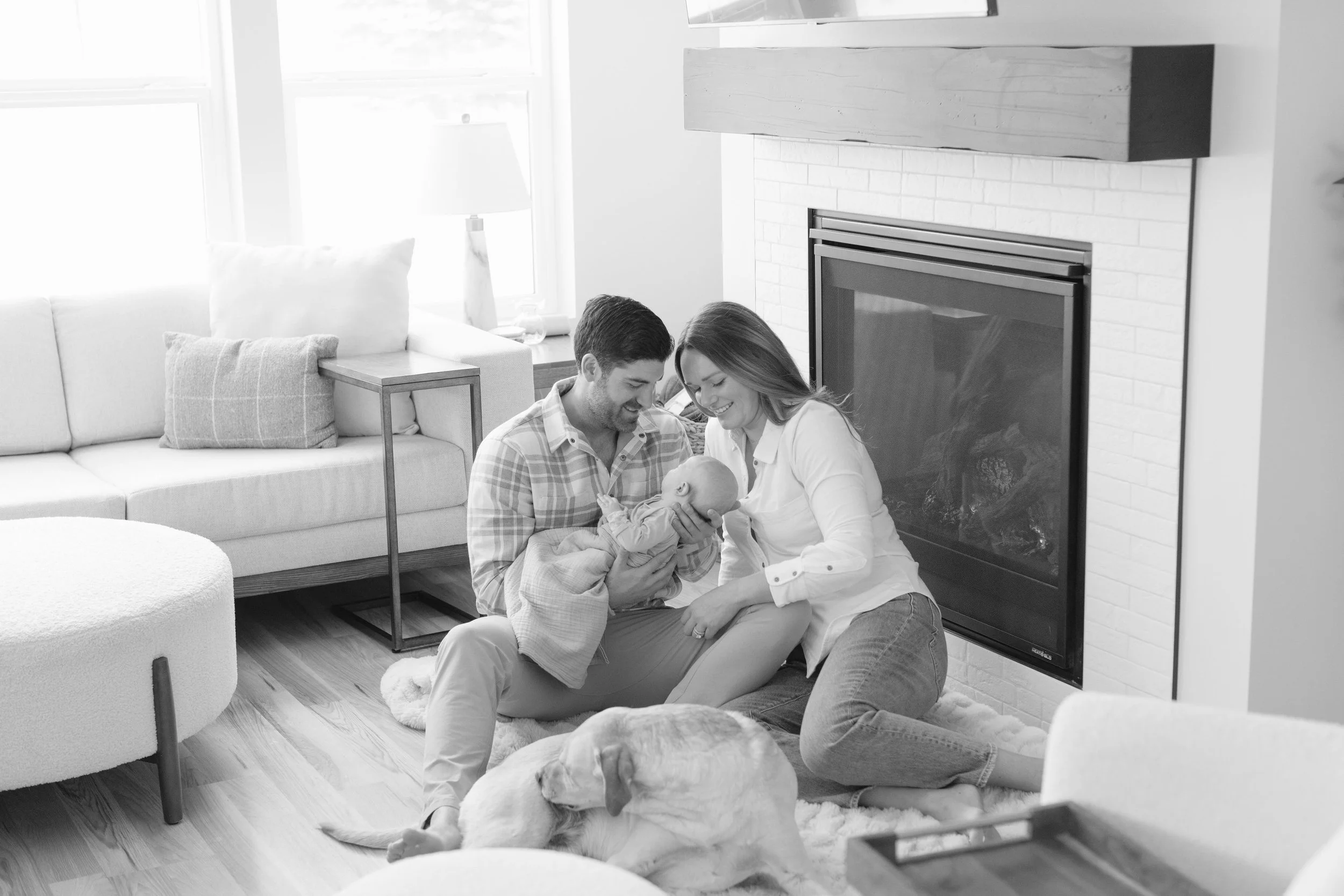  Family photograph with newborn in living room 