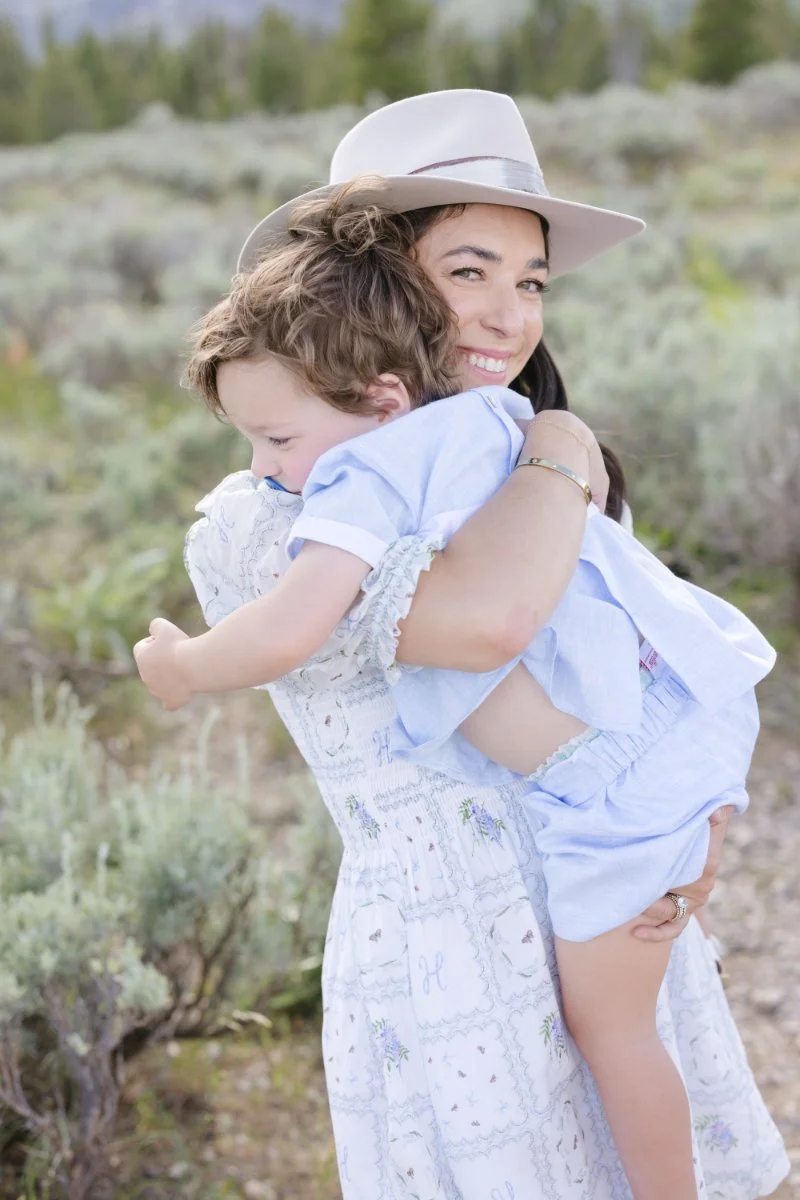  Photographer captures candid moment between mother and baby in Jackson Hole. 
