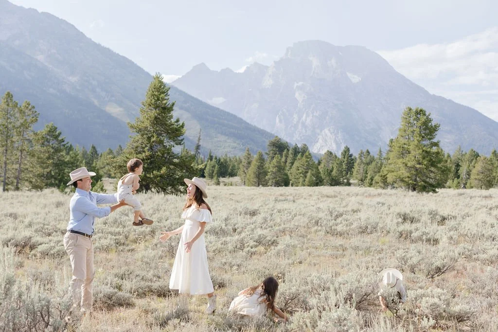 Photographer captures western family photos in Jackson Hole.
