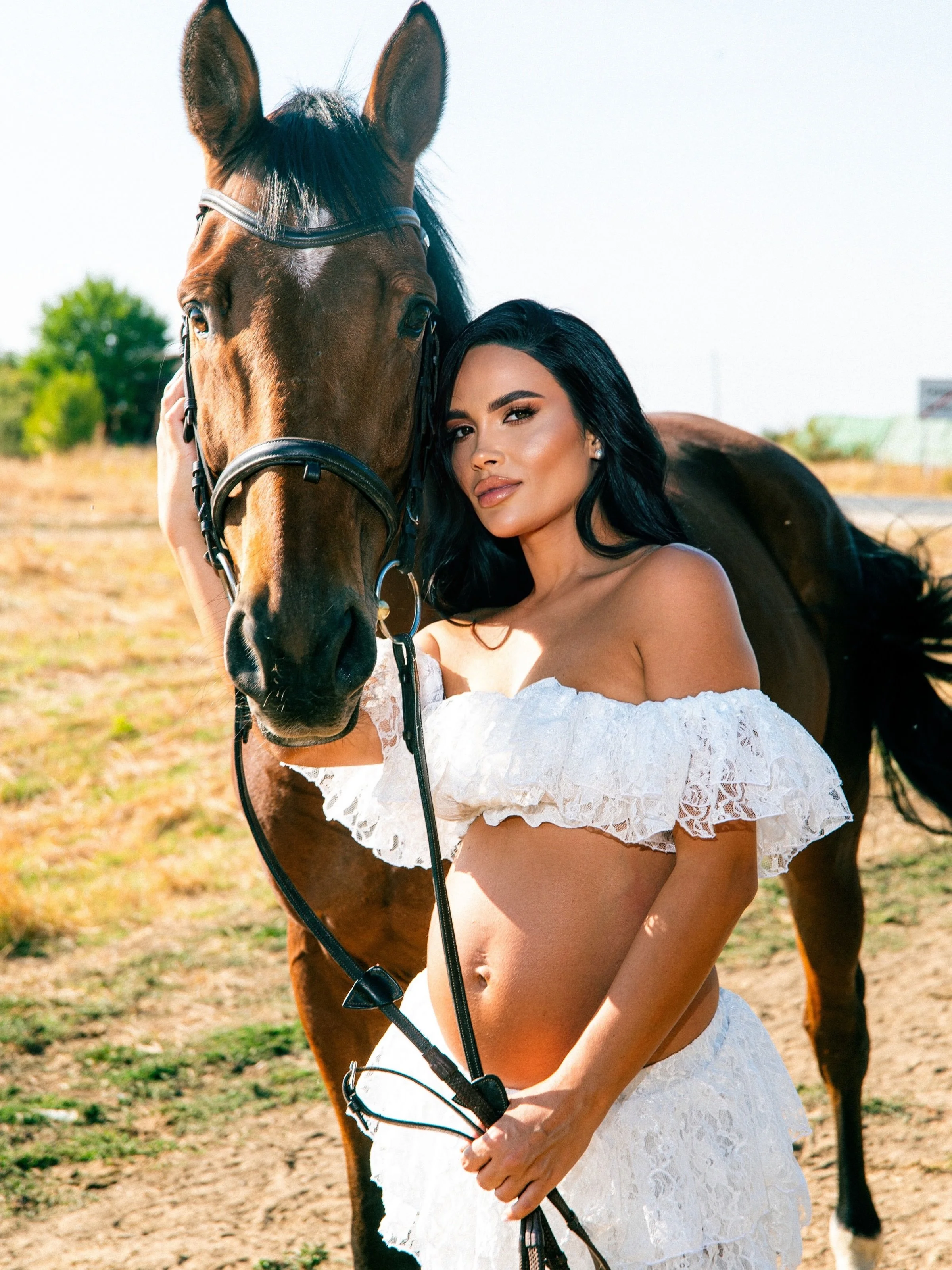 I love to do maternity photoshoots ❤️This one turned so beautiful! Thank you for trusting me to be your photographer in this special moment.🙏🏻 
@leninovapo 

#maternityphotographer #mayernityshoot #photographer #bulgaria #horsephotograpy