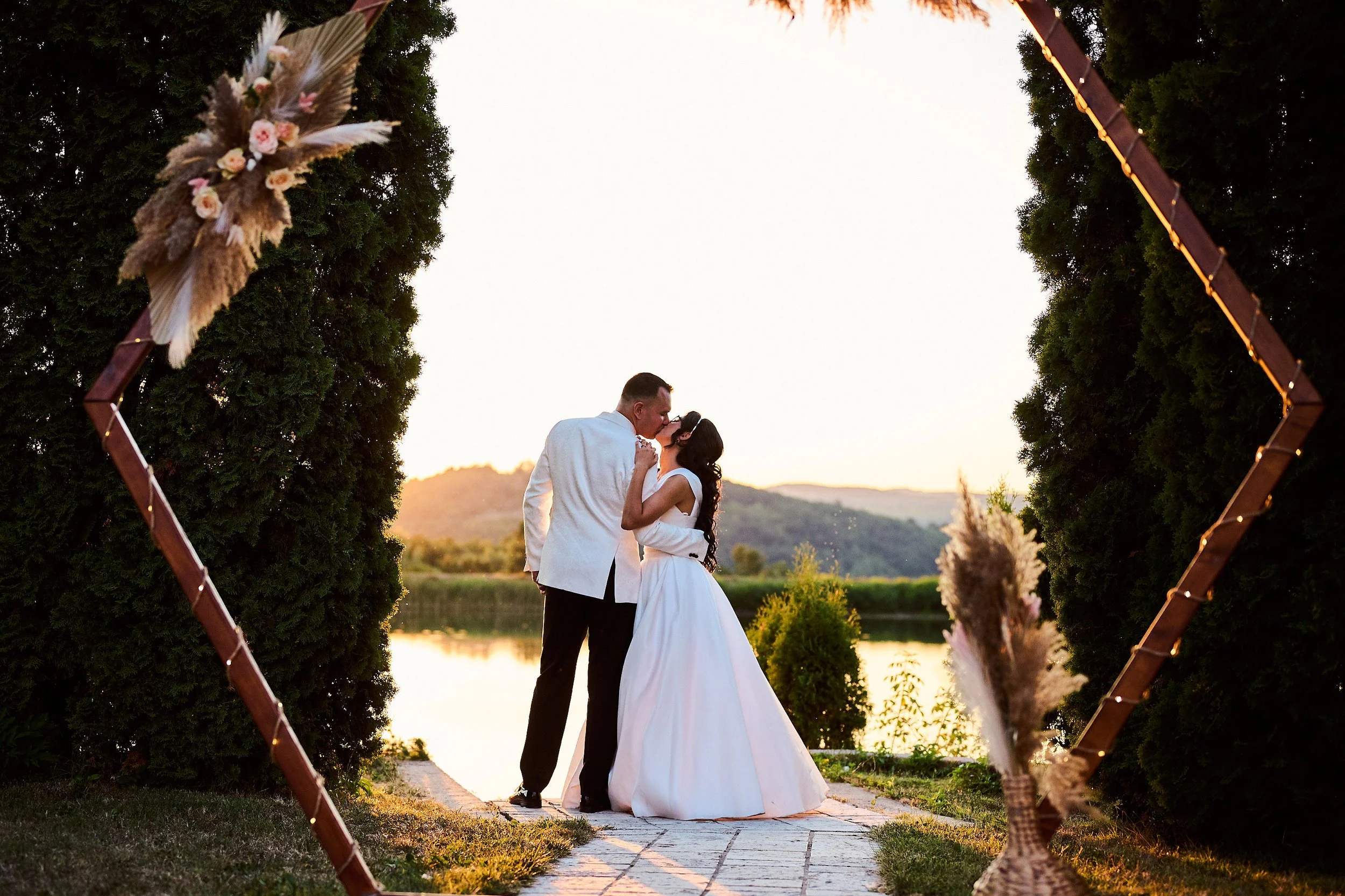 сватбен фотограф цени българия софия варна бургас пловдив saskatoon wedding photographer affordable prices