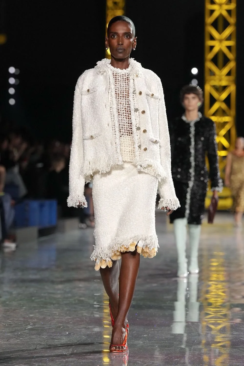 Chanel’s New Chapter: Texture, Freedom, and Modern Elegance Define Today’s Paris Runway