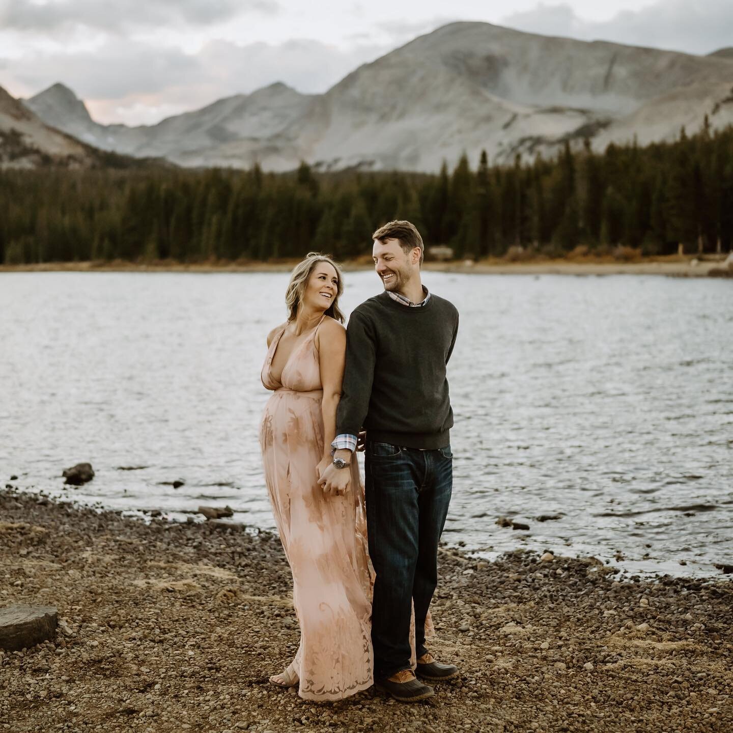 Sharing these because I need y&rsquo;all to remember I do maternity photos AND I need to work at this location more 😜❤️ 

Mama @katierad 
Hair @witt_and_wells

#elopement#hiking#coloradoelopement#colorado#hikingelopement#wedding#microwedding#elopeme