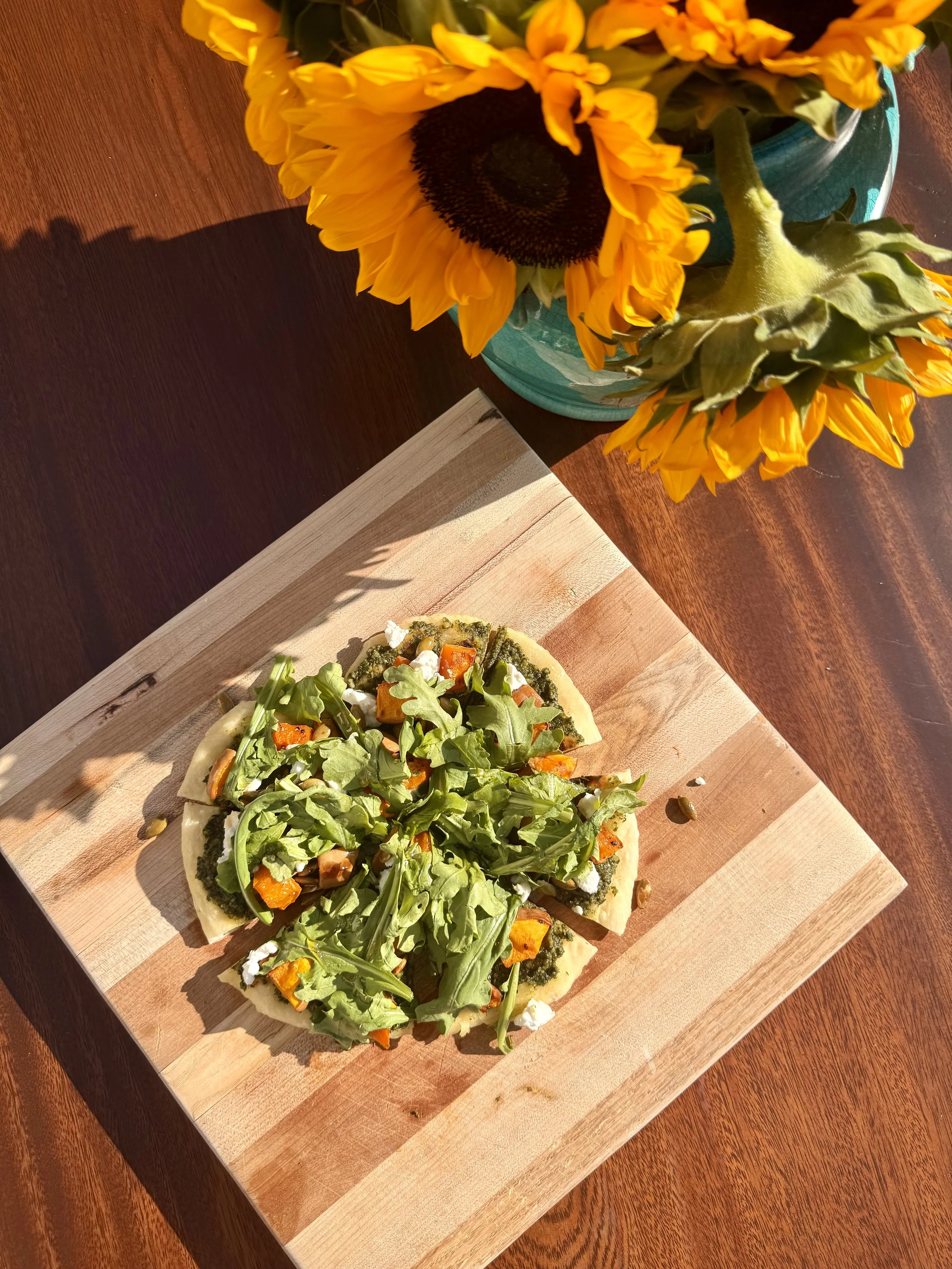 Roasted Honey Nut Squash &amp; Pesto Arugula Flatbread