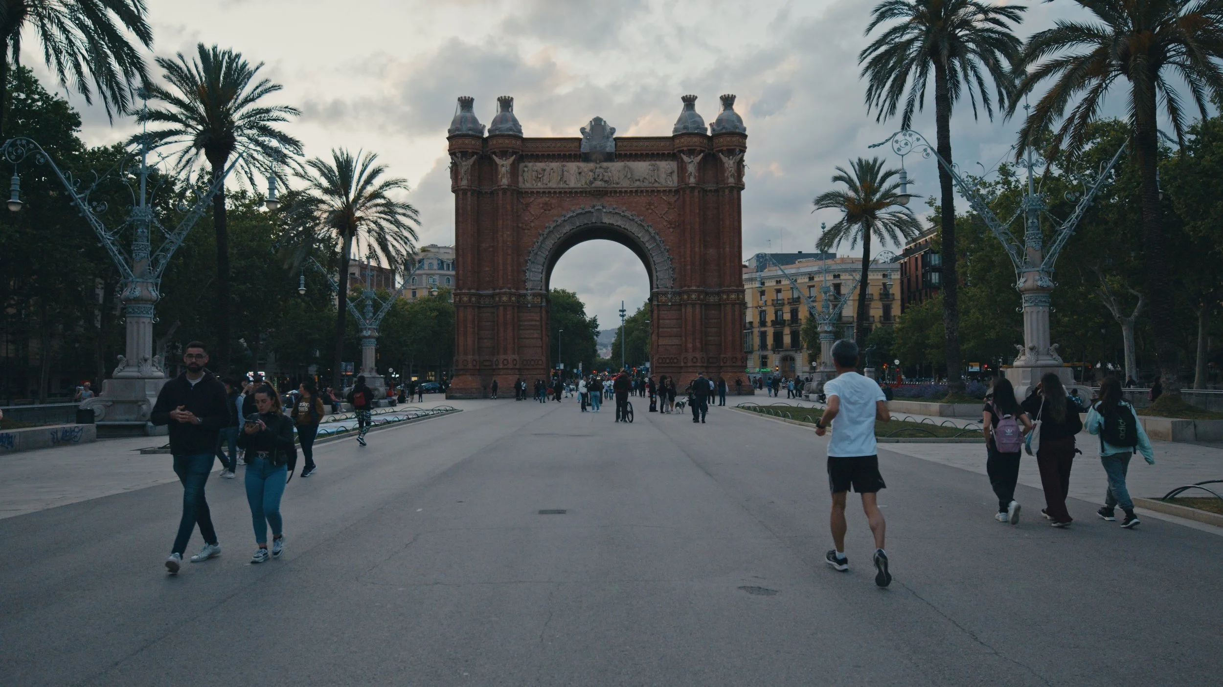 Barcelona v2_1.31.1.jpg
