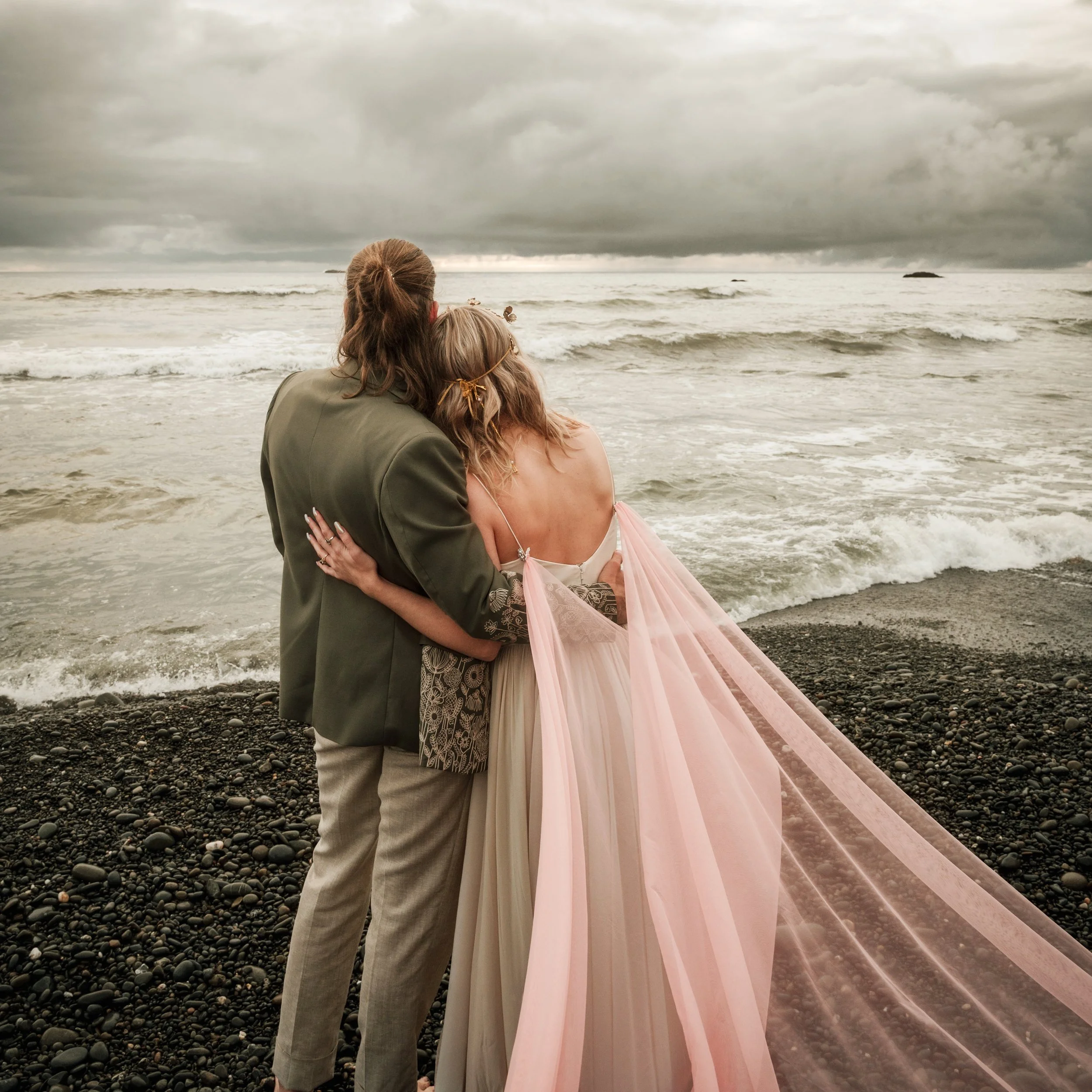There are worse places to say &ldquo;I do.&rdquo; 💧

For the couples who would rather exchange vows surrounded by towering trees, rushing waterfalls, and wild landscapes than spend the day inside a ballroom.

The Pacific Northwest has some pretty sp