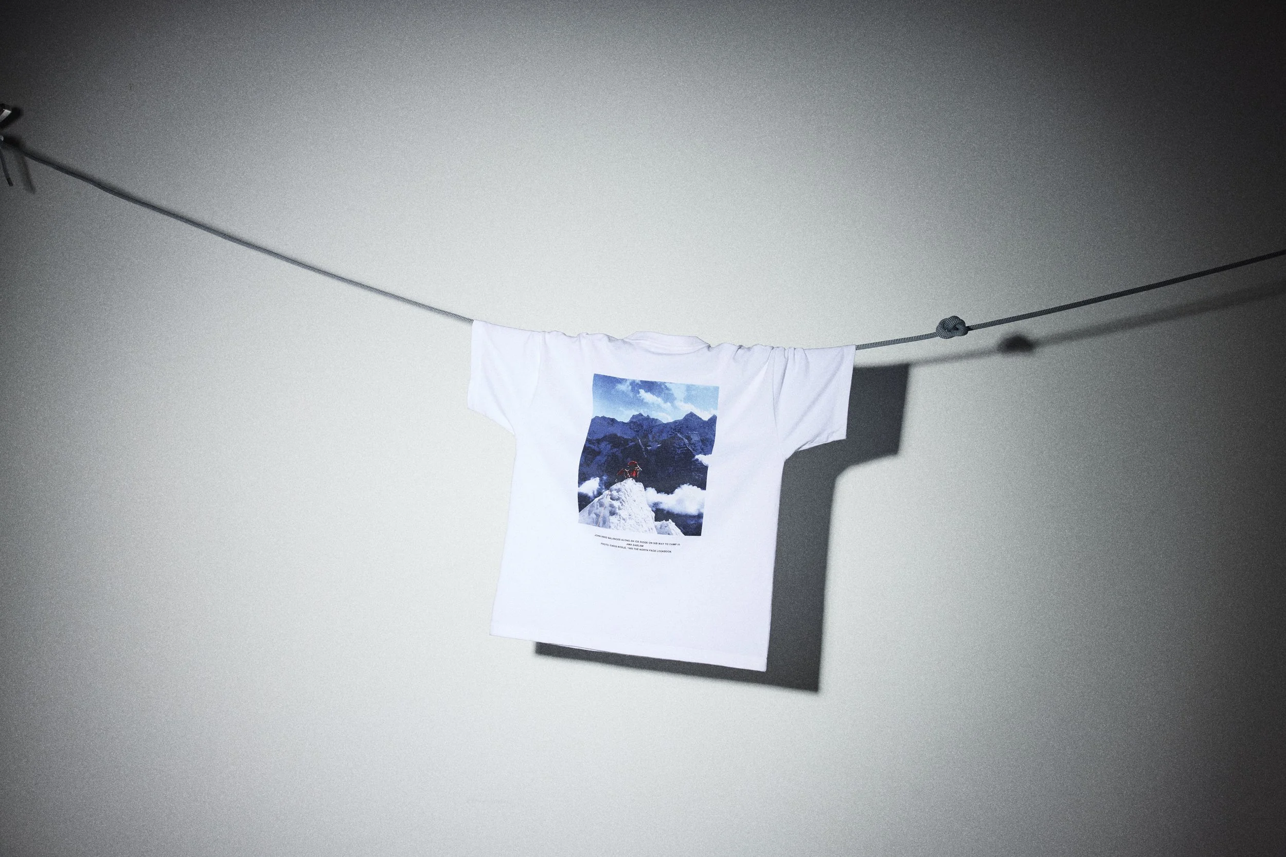 TNF_EVRG_FW25_ICONS_WM_Casentino_White_Tee_NF0A8JGPFN4_02.jpg