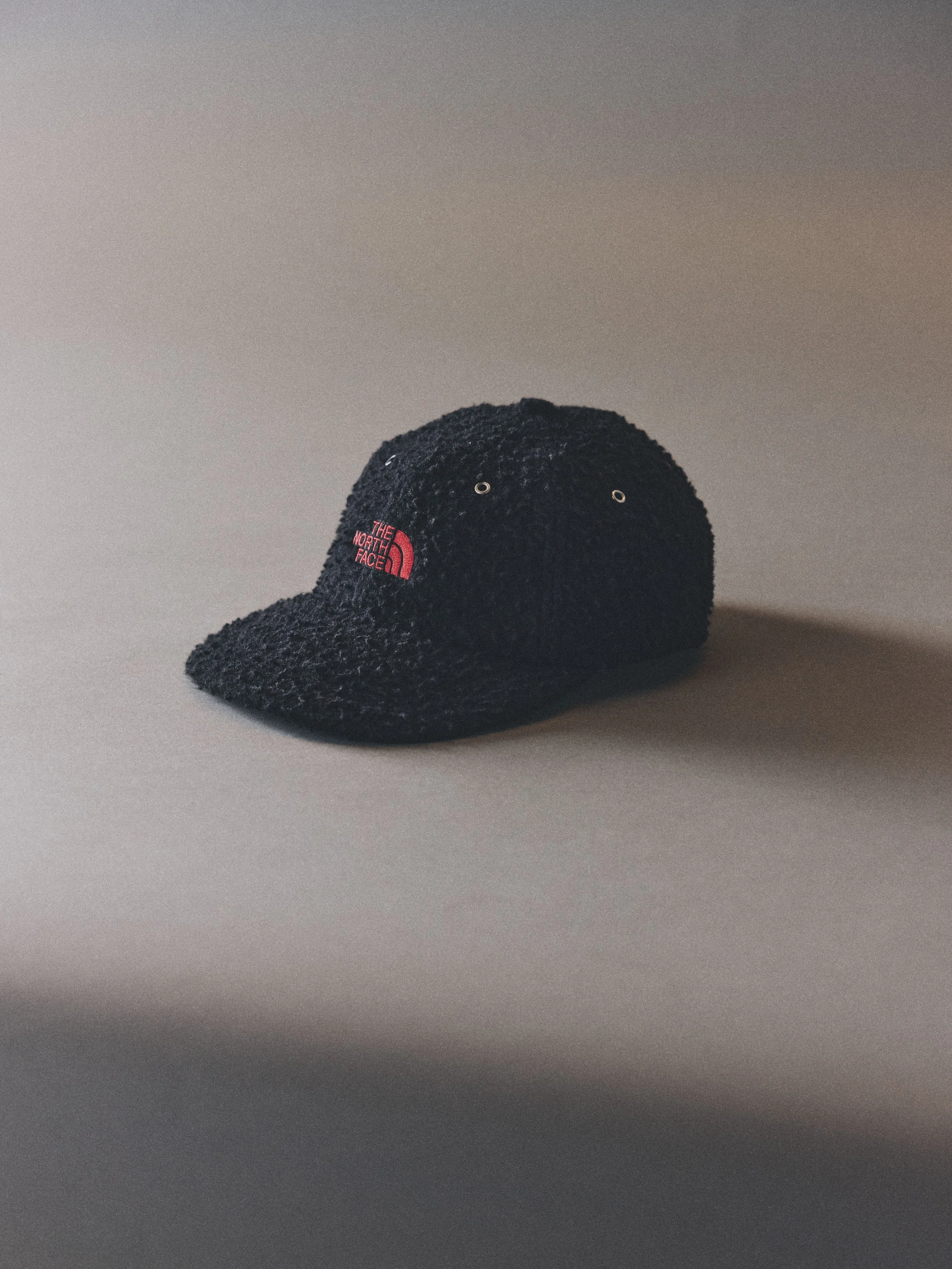 TNF_EVRG_FW25_ICONS_WM_Casentino_Wool_Black_Hat_NF0A8FH4682_01.jpg