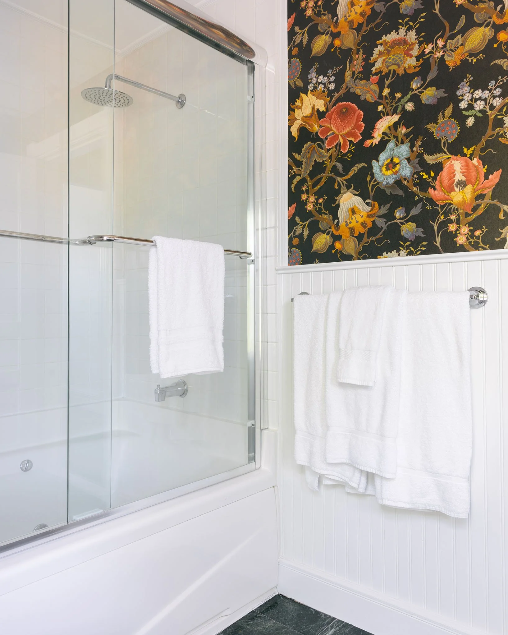 gallerybathroommaininn.jpg
