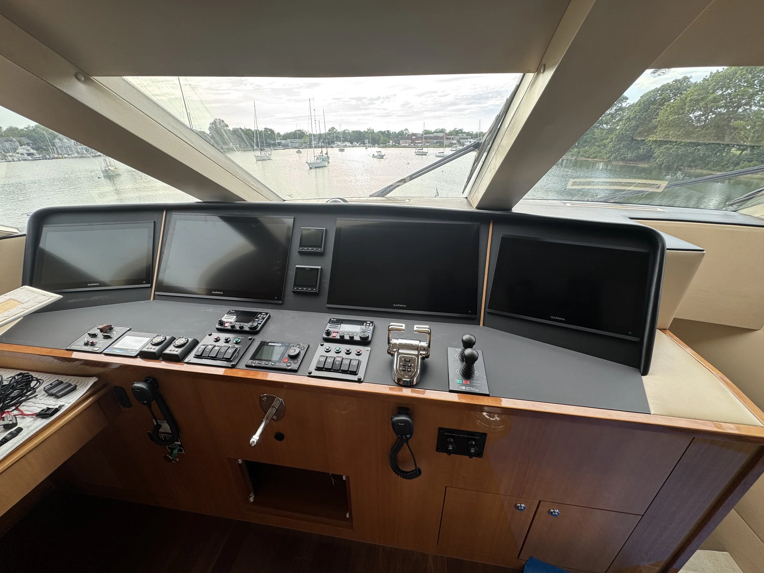 Garmin 9000 series displays shown on a 80 foot Hatteras motor yacht