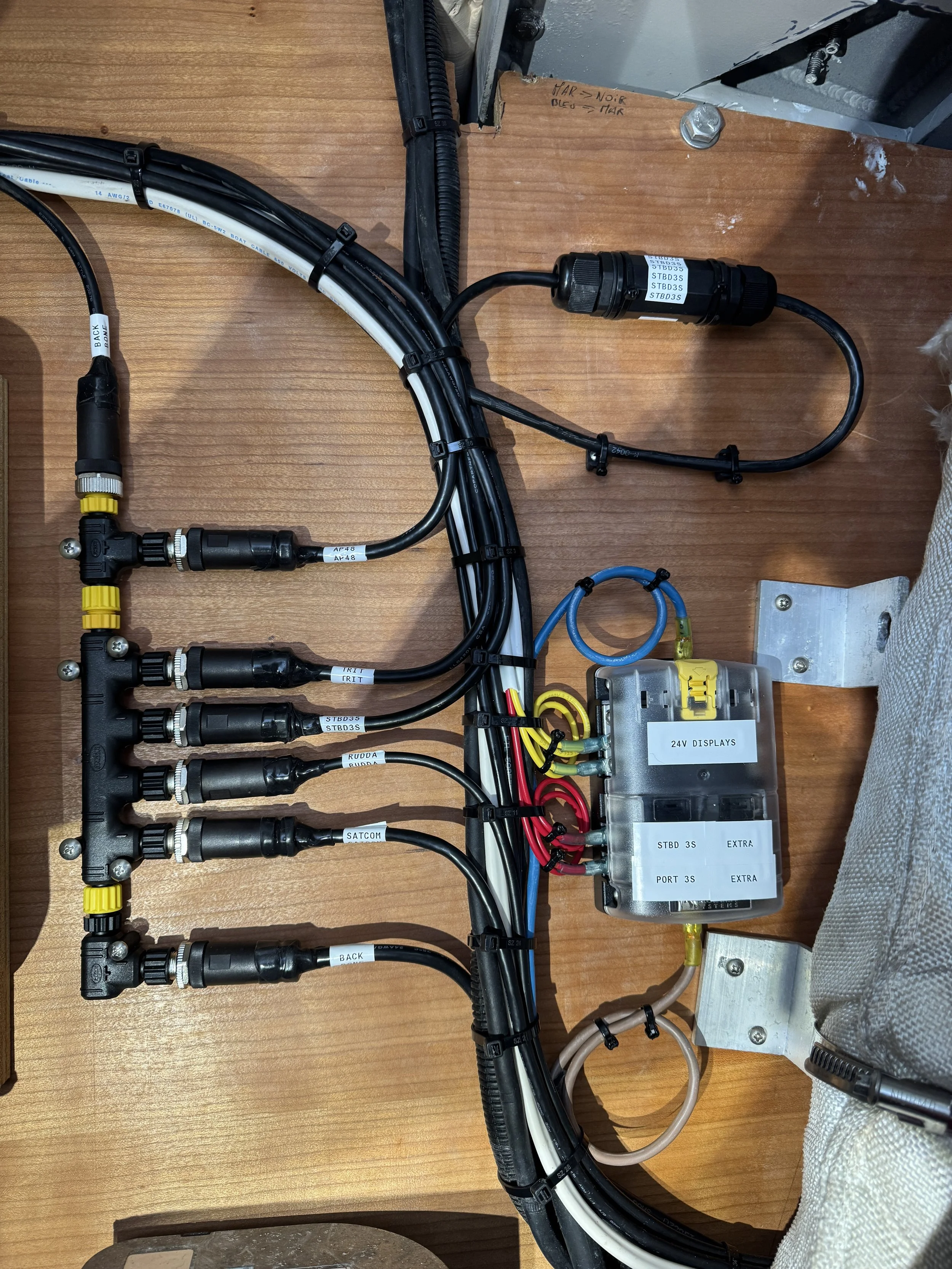 Nmea 2000 wiring with field connectors