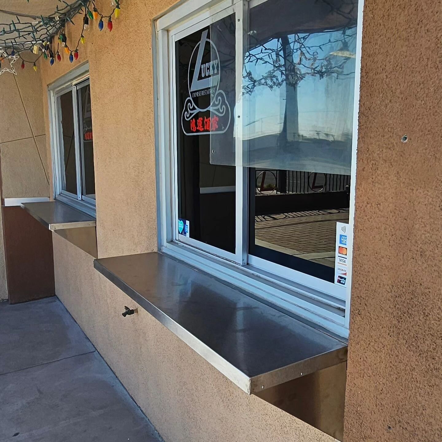 New shelves for the takeout windows!!

#luckychineserestaurant #localbusiness #elcentroca