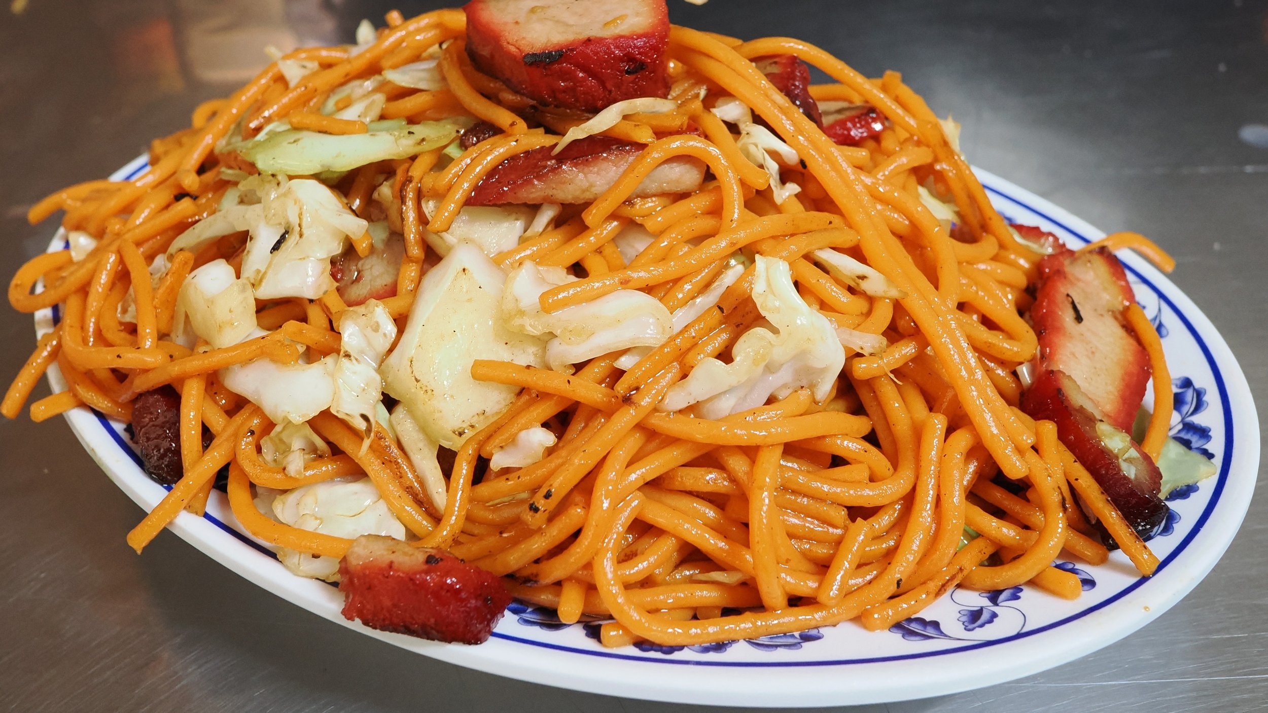 🐷 Pork Chow Mein 

#luckychineserestaurant #elcentro #luckyrestaurantelcentro #chinesefood