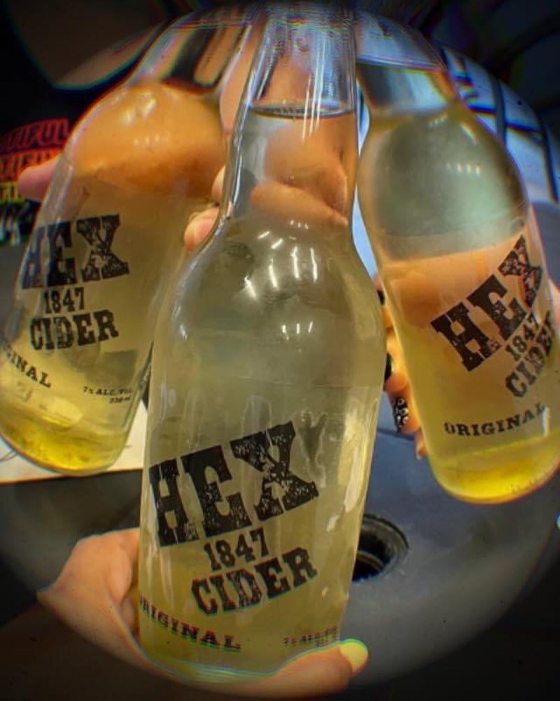 Happy Family Day to those in Canada celebrating! Get together with loved ones and enjoy a few crisp Hex 1847 Ciders. Responsibility of course 😏