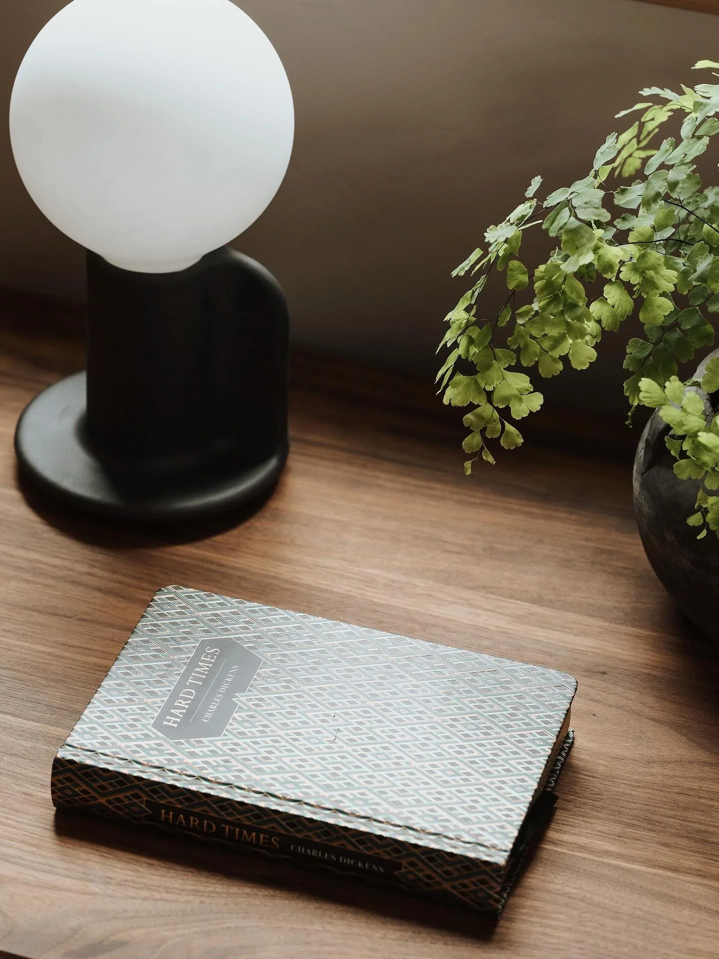 Moody moments from past projects. A study in tone, texture, and finish, brought together with soft, layered light.&thinsp;
&thinsp;
Design:&thinsp; @slayton.interiors 
Photography: &thinsp;@sierraannphotography and @lindseymazzaferrophoto 
&thinsp;
#