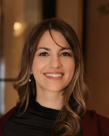  Gabrielle a été invitée à collaborer avec des designer européens. Son savoir faire lui donne une longueur d’avance.  