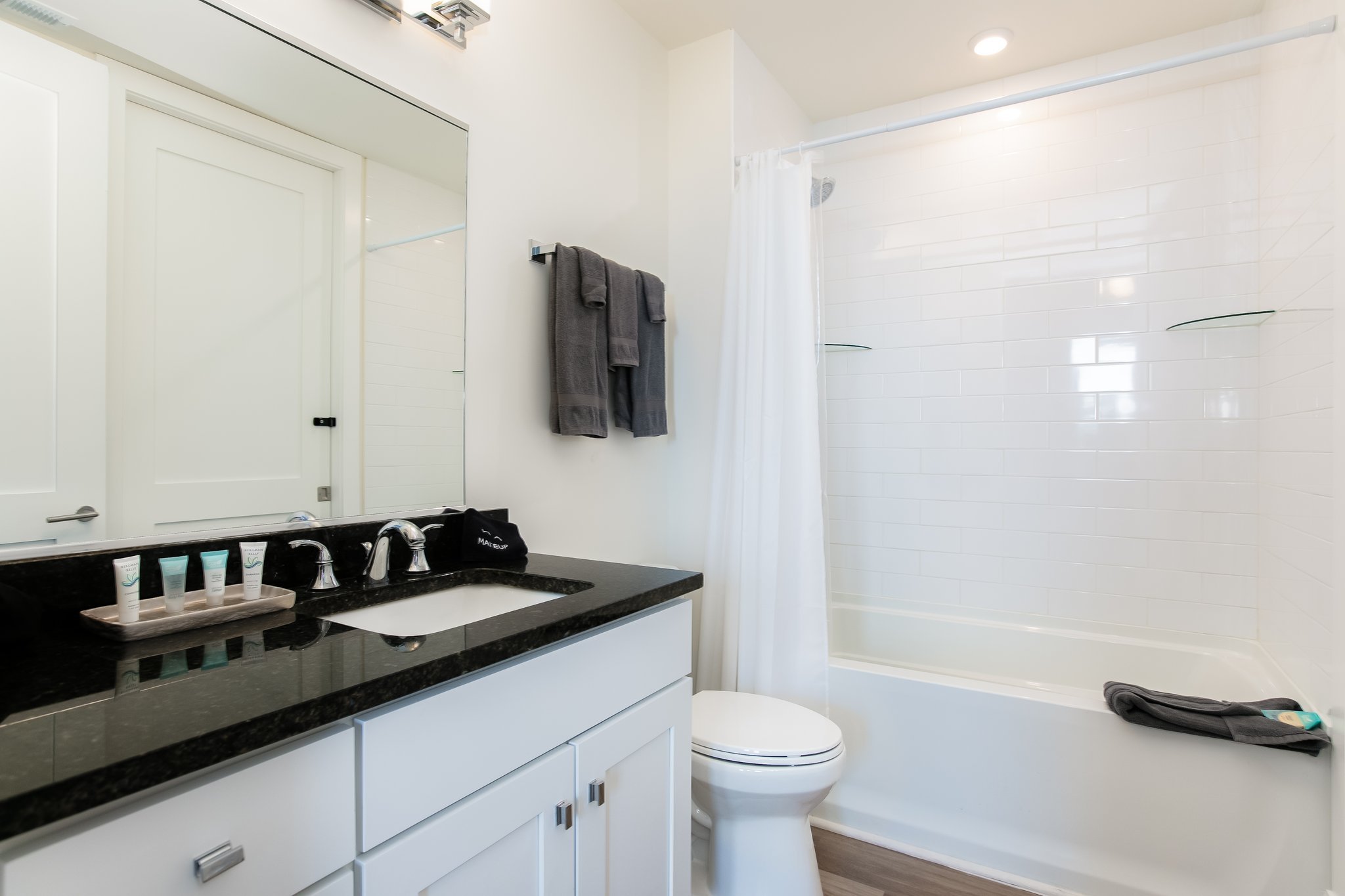 FP20, Apt 920, furnished, 3-web-or-mls-00-3 bath 1.jpg