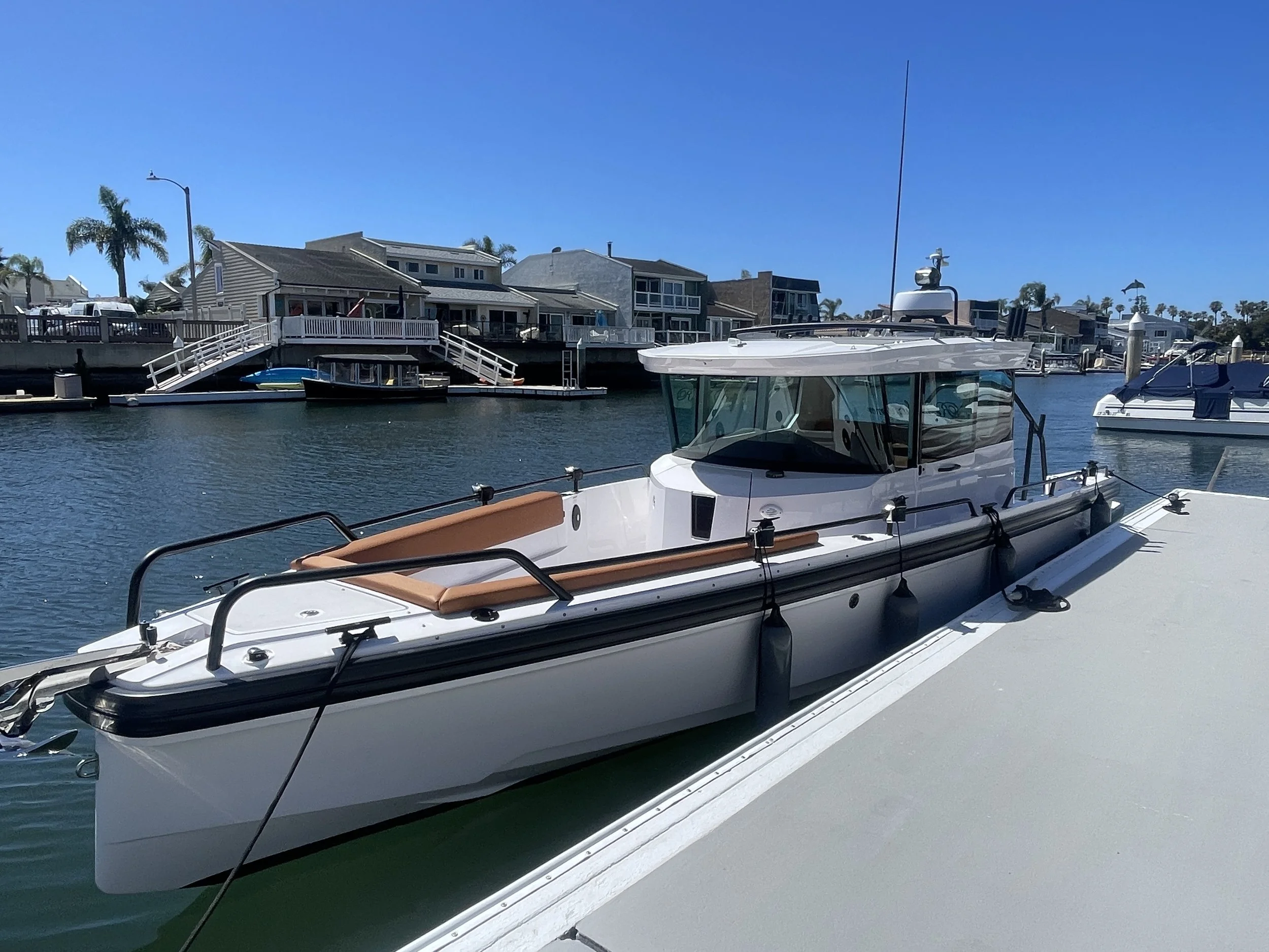 AXOPAR 28 Wet Bar