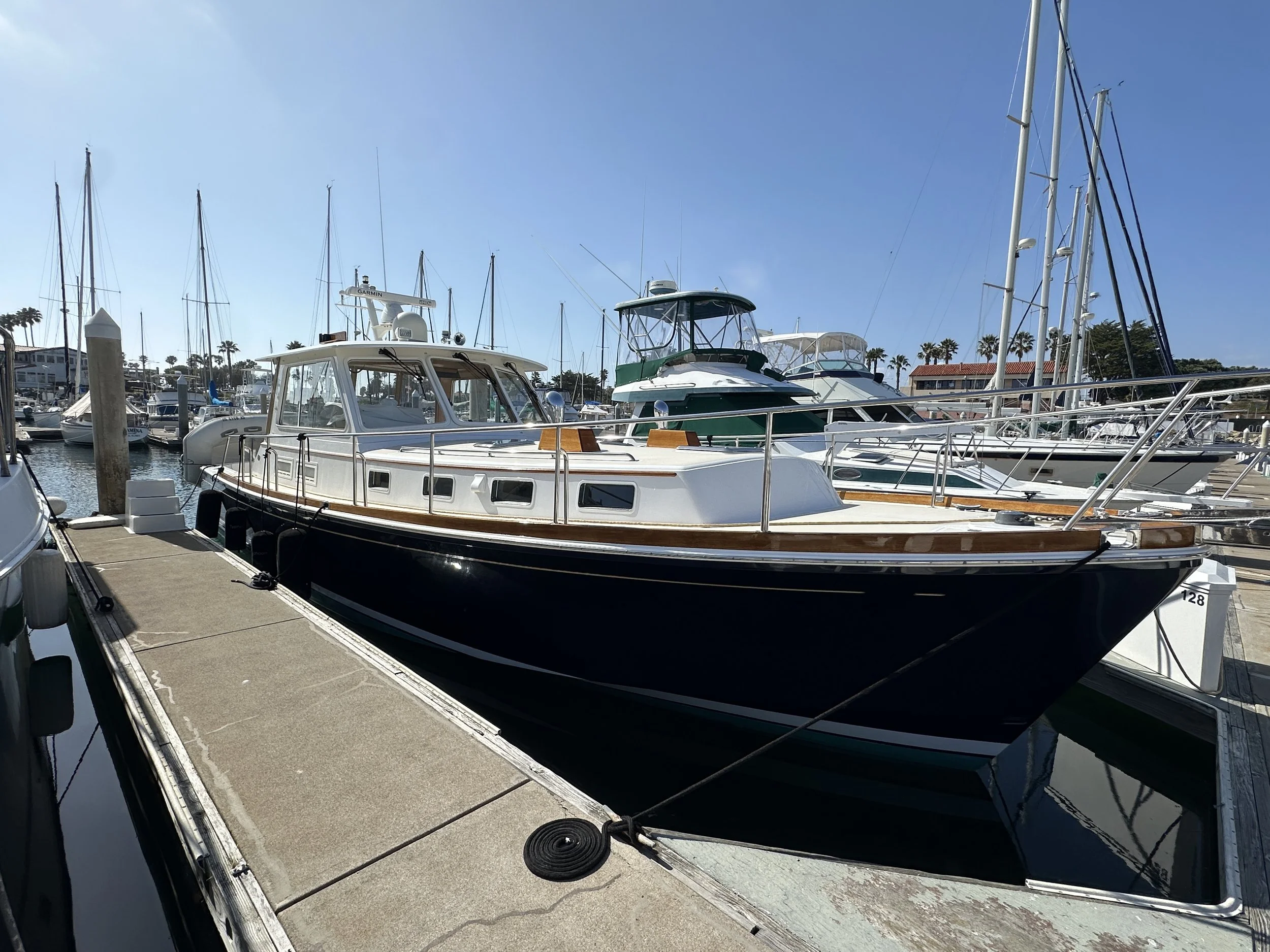 Grand Banks Eastbay 43’