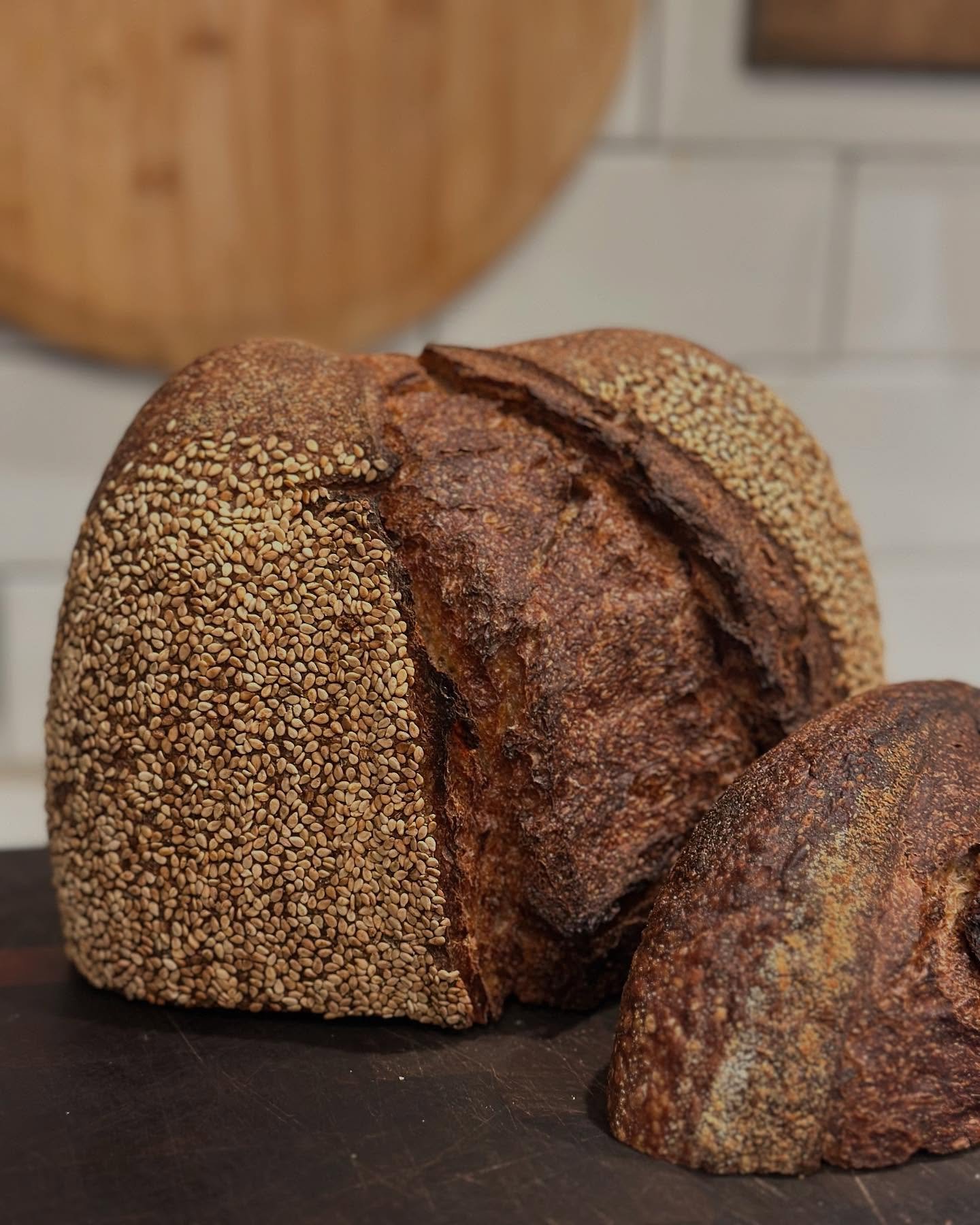 This may be sacrilege to say but I haven&rsquo;t been a big seeded wheat bread fan 😳 (it&rsquo;s why you haven&rsquo;t seen it around much&hellip;). But that&rsquo;s about to change thanks to this sourdough. Toasted unhulled white sesame with fermen