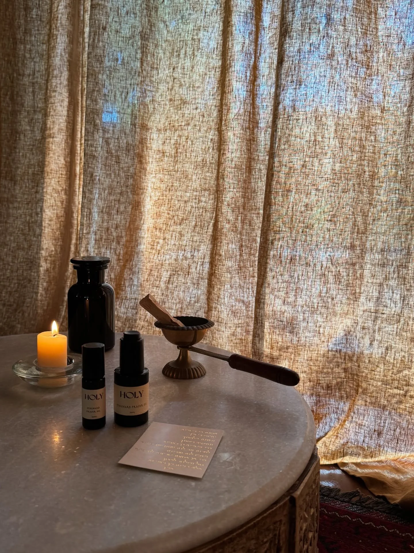 Blessed are we to remember and ignite the Magdalene flames within each others hearts, minds and wombs 🔥🔥🔥

Do you feel her beloveds?

#MaryMagdalene #AnointingOil #HOLY #Miriam #MagdaleneFlame #DivineFeminine #Goddess #Priestess #WayOfLove #QueenO
