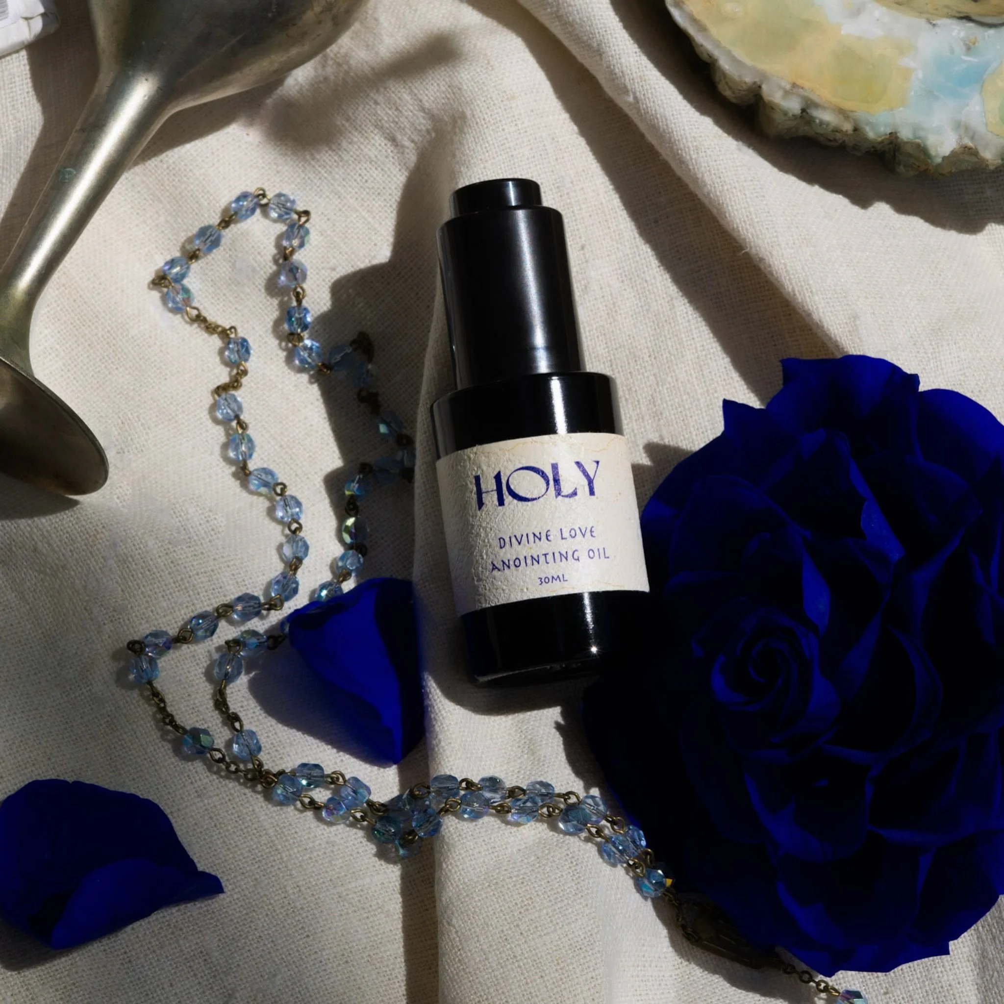 A heavenly dance of Rose and Jasmine, the feminine~masculine, in love and union&hellip;

An ancient love, infinitely eternally 💙🌹💙

#DivineLove
#EternalLove
#AnointingOil
#NewProduct