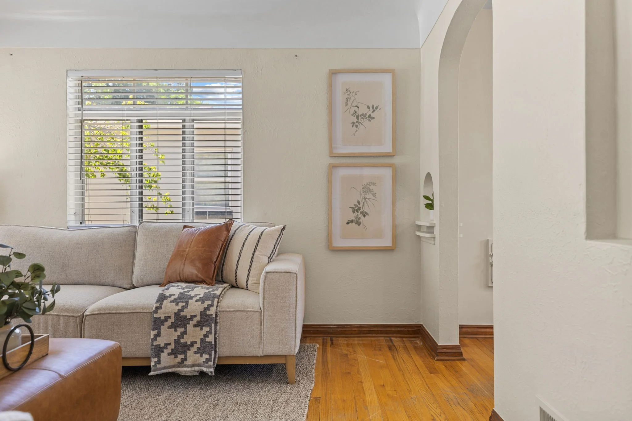 20-web-or-mls-1129 Jasmine St-20.jpg