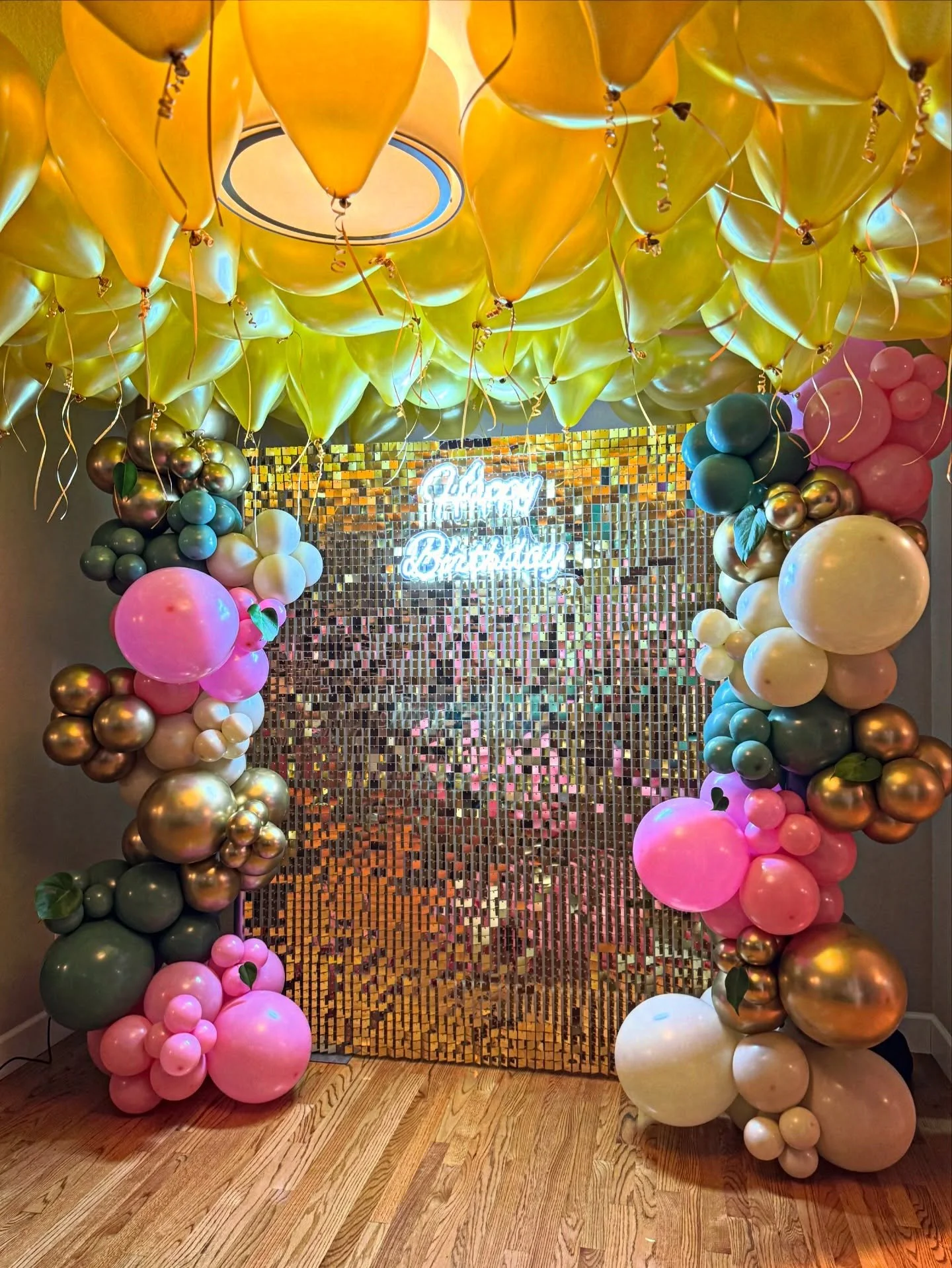 Happy 40th Birthday @petals_and_pops! 🩷✨A fun Golden Girls themed party was so fun to be a part of!

#balloons #goldengirls #shimmerwall #balloonstylist #balloonideas