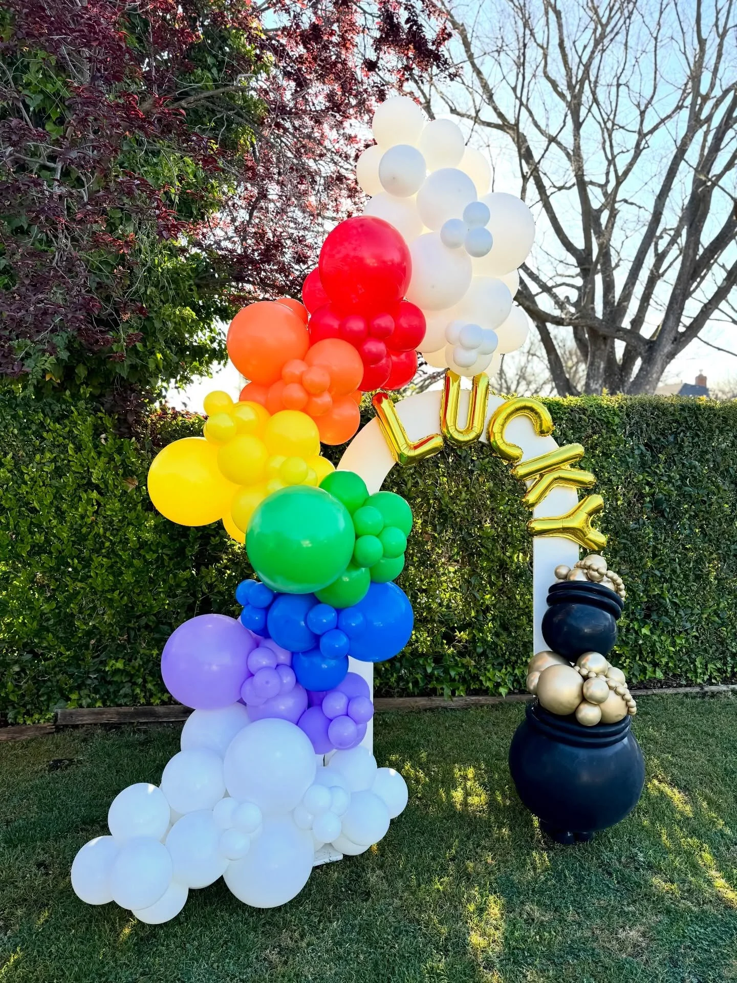 LUCKY 🍀🌈⭐️

#stpatricksday #lucky #rainbow #balloonstylist #balloonideas