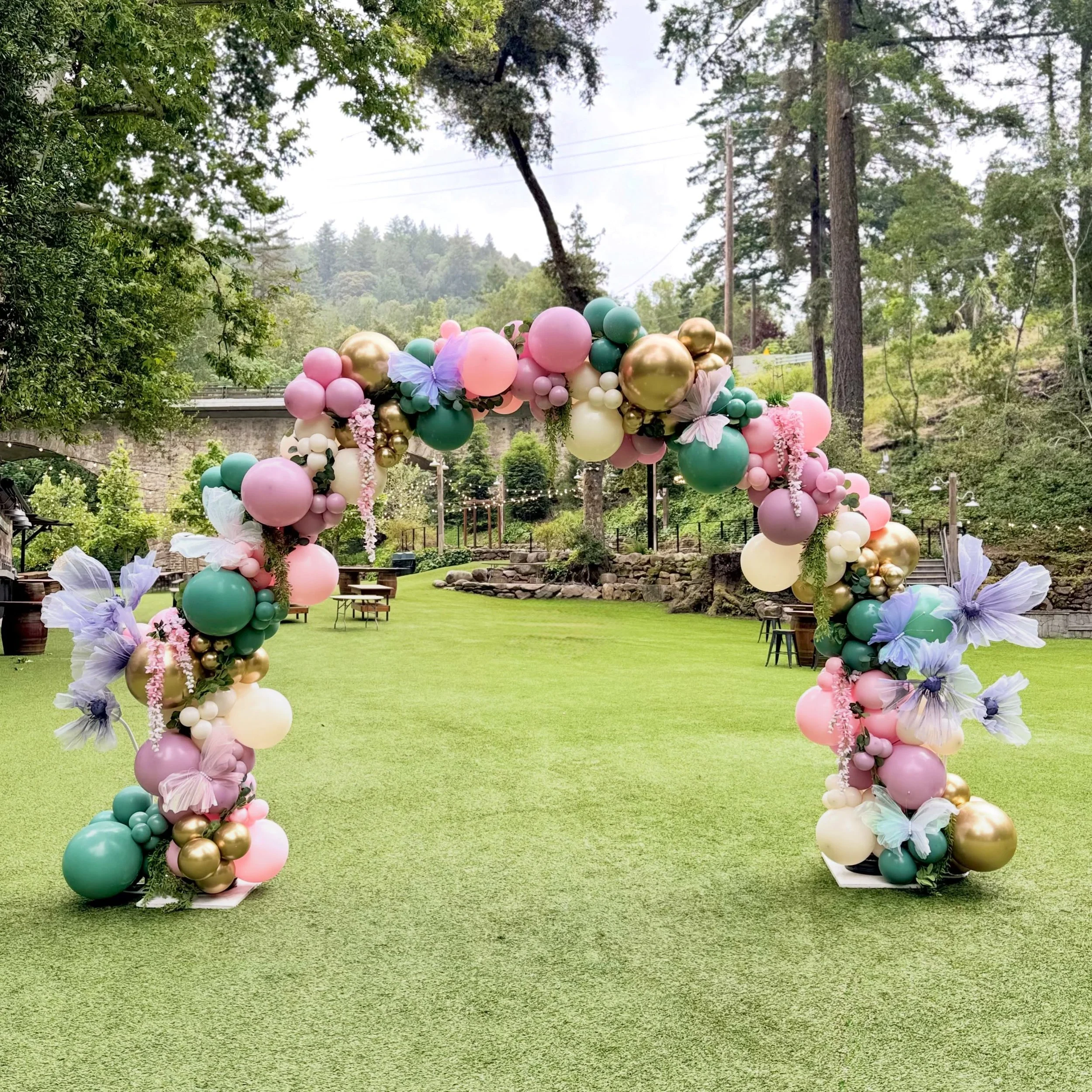 Had the honor of decorating for @evhspride 2026 prom! A magical theme brought to life with lots of greenery, florals, butterflies and gold accents ✨ 

#balloons #balloonarch #promballoons #prom2026 #balloonideas
