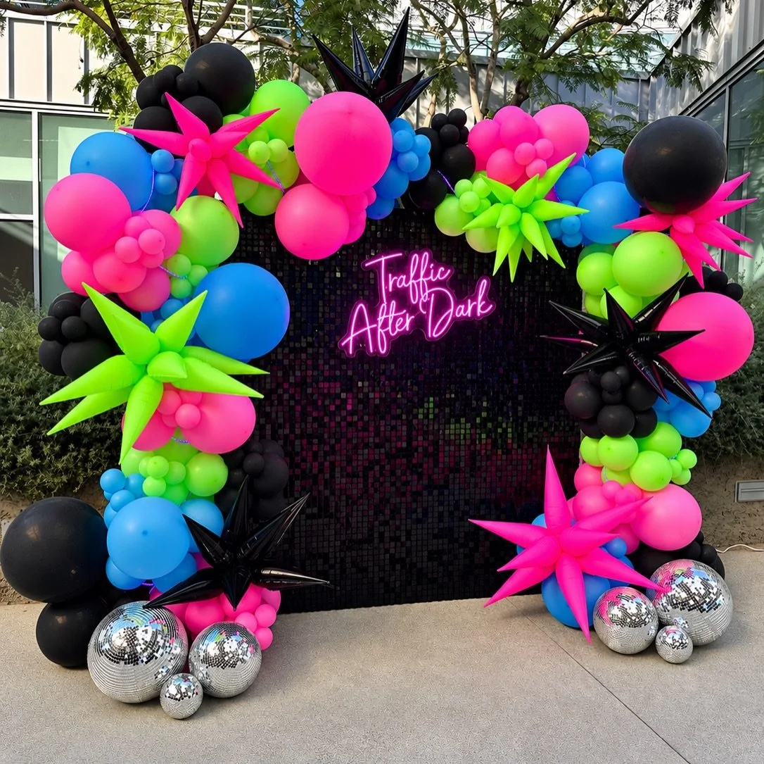 Swipe ➡️ to see the progression of the glow effect these neon balloons by @sempertex have with black light ✨ 

#BalloonDecor #NeonParty #SempertexNeon #BalloonStylist #InflatedCreationsByBrittany