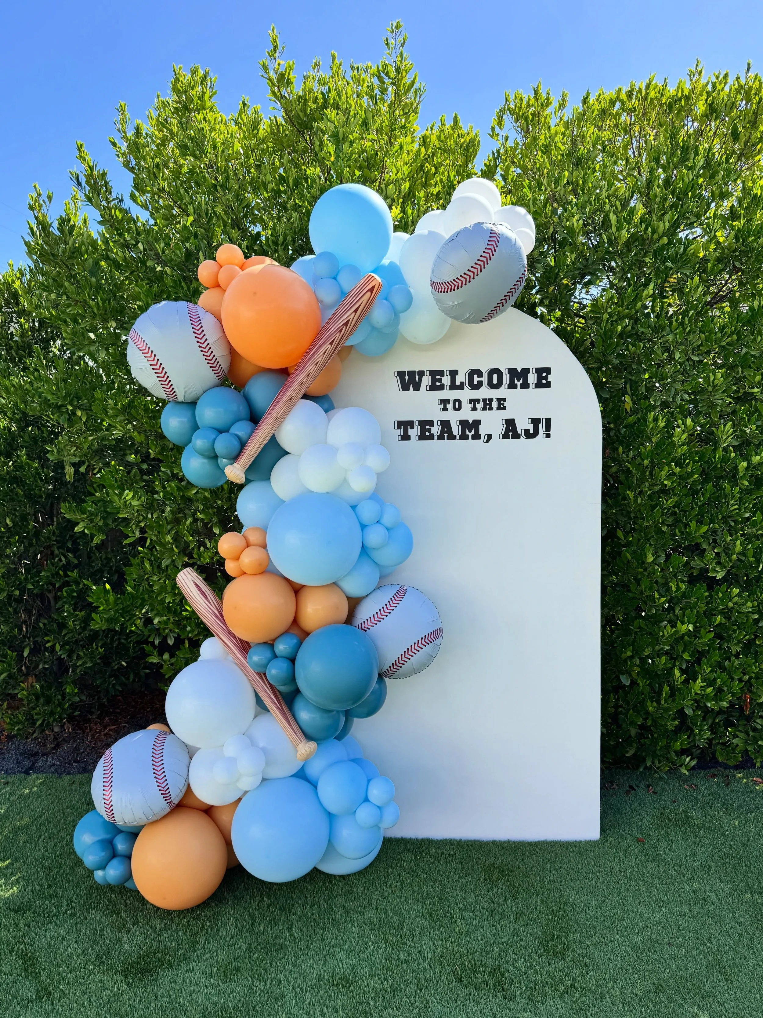 Welcome to the Team, AJ! ⚾️

Another install and a few centerpieces to match, for a repeat client of mine 🫶🏻

#BalloonBackdrop #CustomBalloonDecor #BayAreaBalloons #BalloonStylist #InflatedCreationsByBrittany