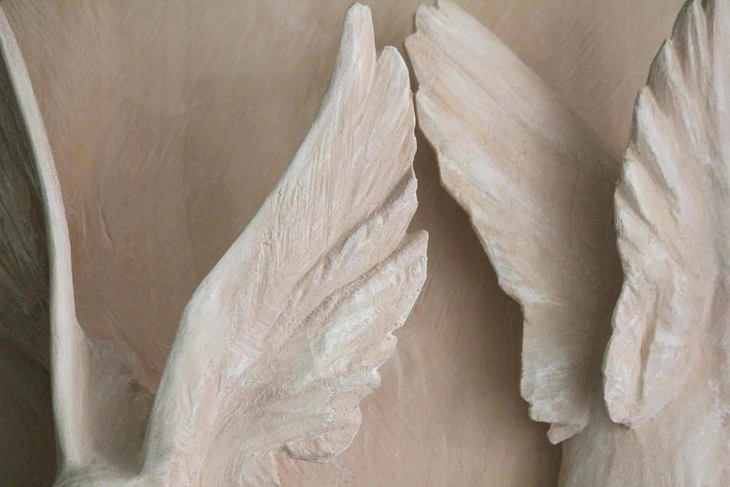 Tauben aus Linde von Gina Sommer, Atelier HOLZAB Holzbildhauerei Thun 