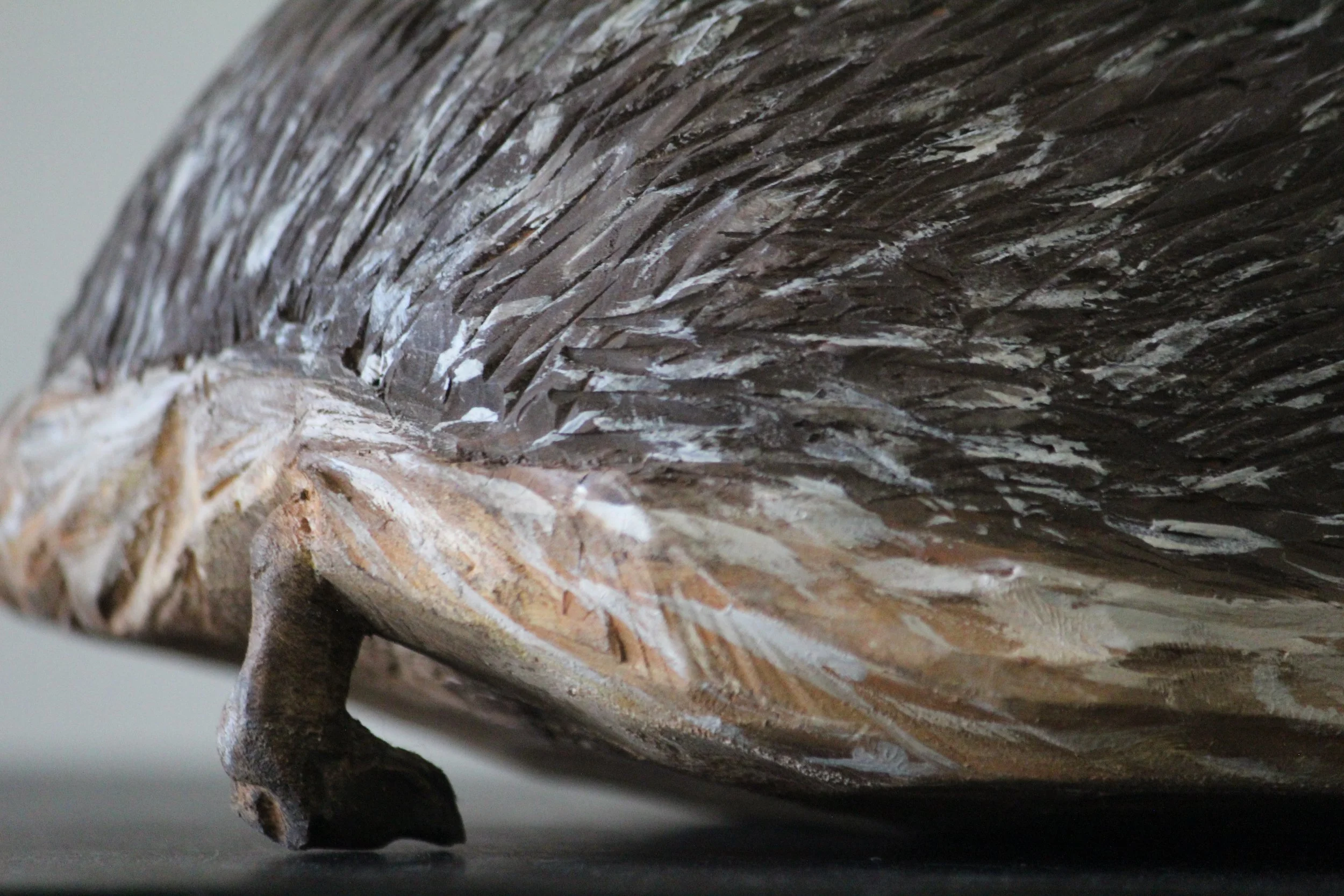 Igel aus Linde von Nadine Bircher, Atelier HOLZAB Holzbildhauerei Thun 