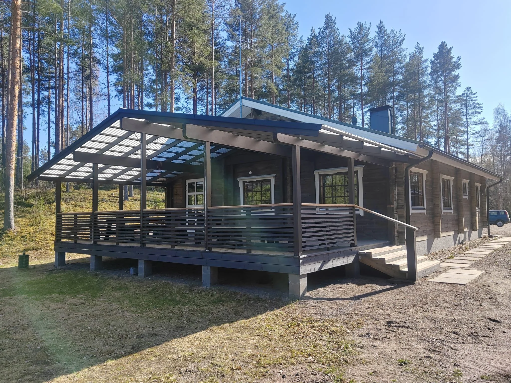 maja-terassi-ulkoa.jpg