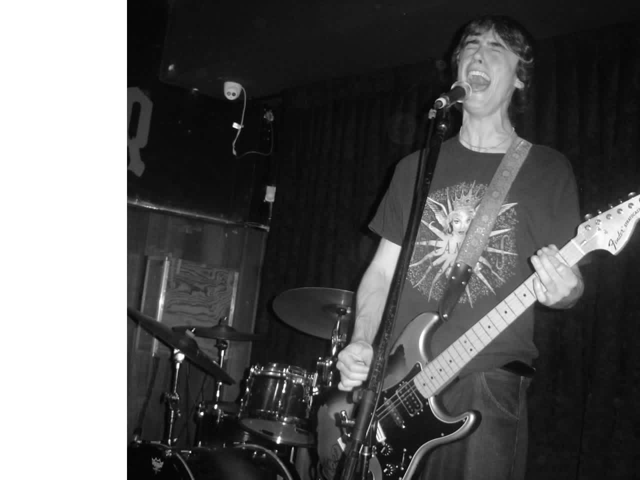 Live Thursdays: Consistent Music