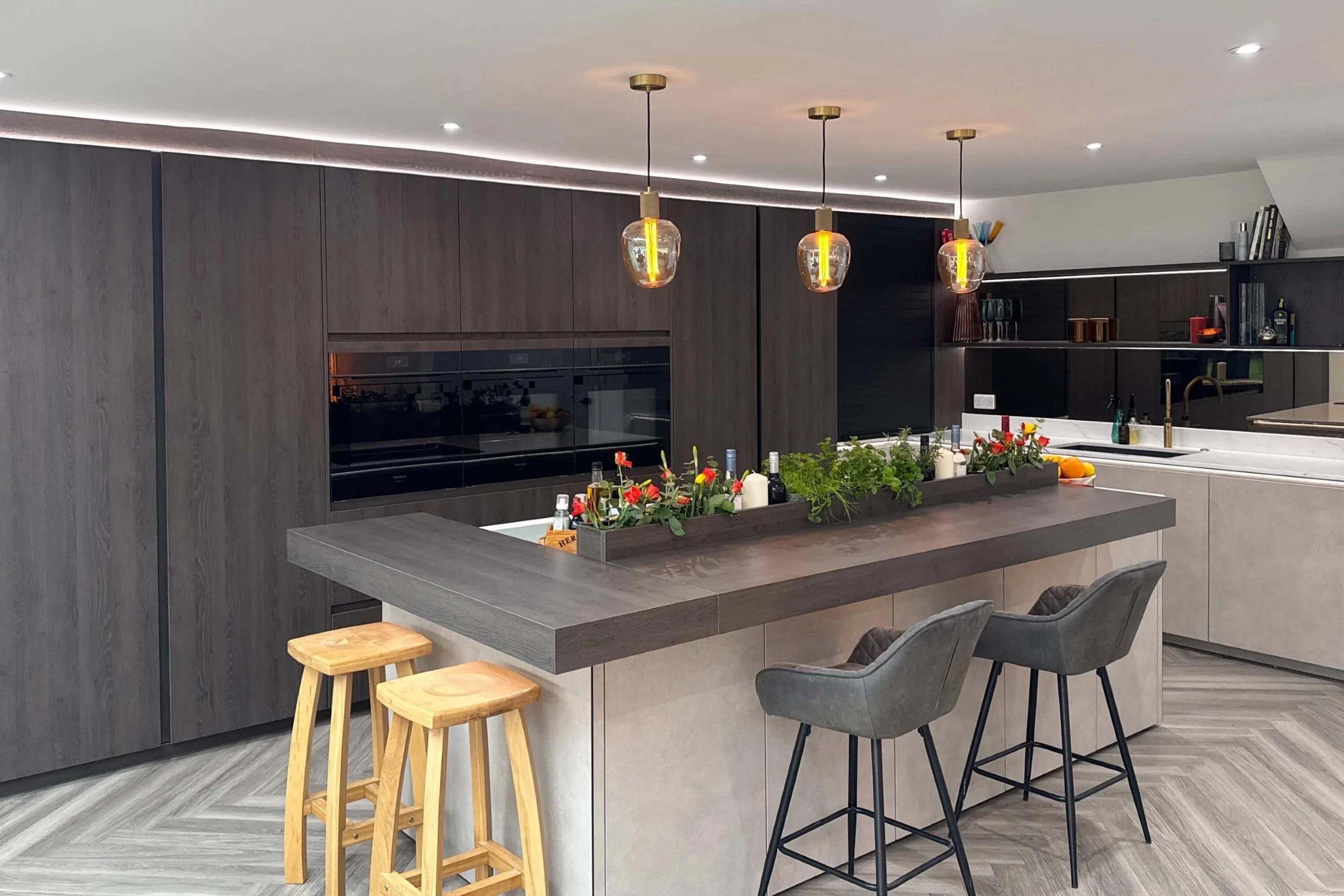 Oak & Grey Handleless Kitchen in Bexley